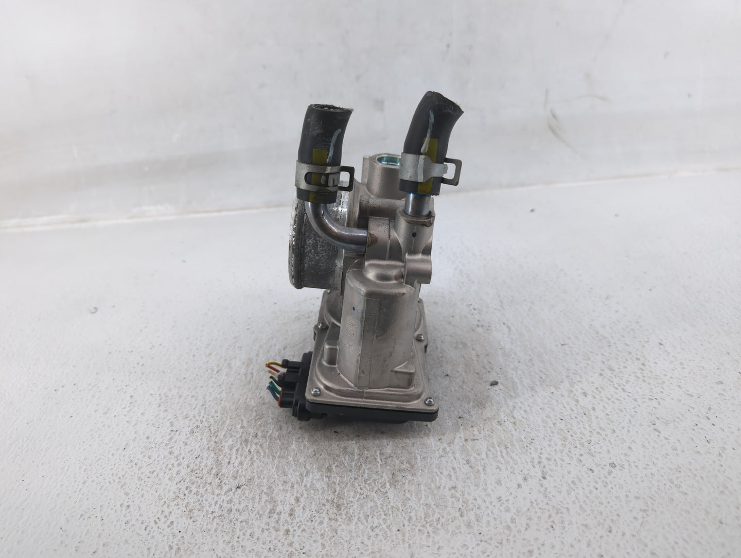2015-2019 Hyundai Sonata Throttle Body P/N:35100-2B340 Fits Fits 2015 2016 2017 2018 2019 2020 2021 2022 OEM Used Auto Parts