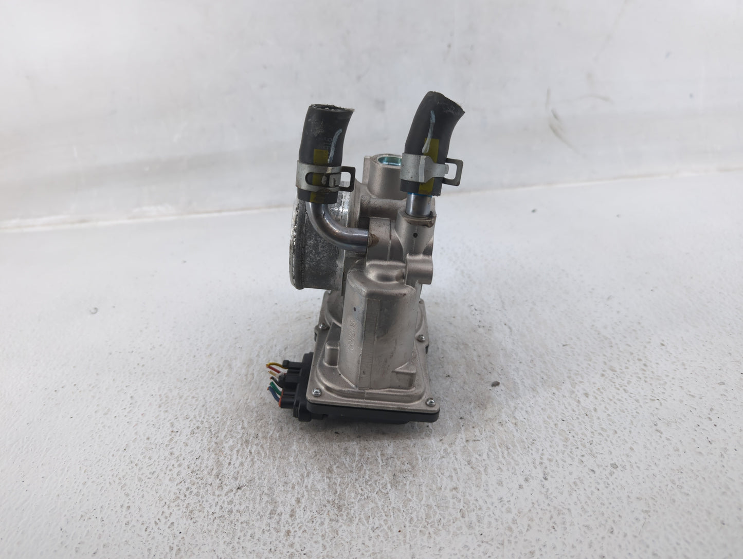 2015-2019 Hyundai Sonata Throttle Body P/N:35100-2B340 Fits Fits 2015 2016 2017 2018 2019 2020 2021 2022 OEM Used Auto Parts