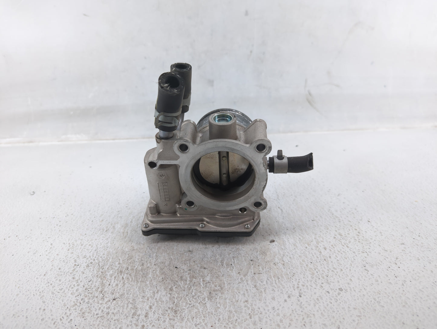 2015-2019 Hyundai Sonata Throttle Body P/N:35100-2B340 Fits Fits 2015 2016 2017 2018 2019 2020 2021 2022 OEM Used Auto Parts