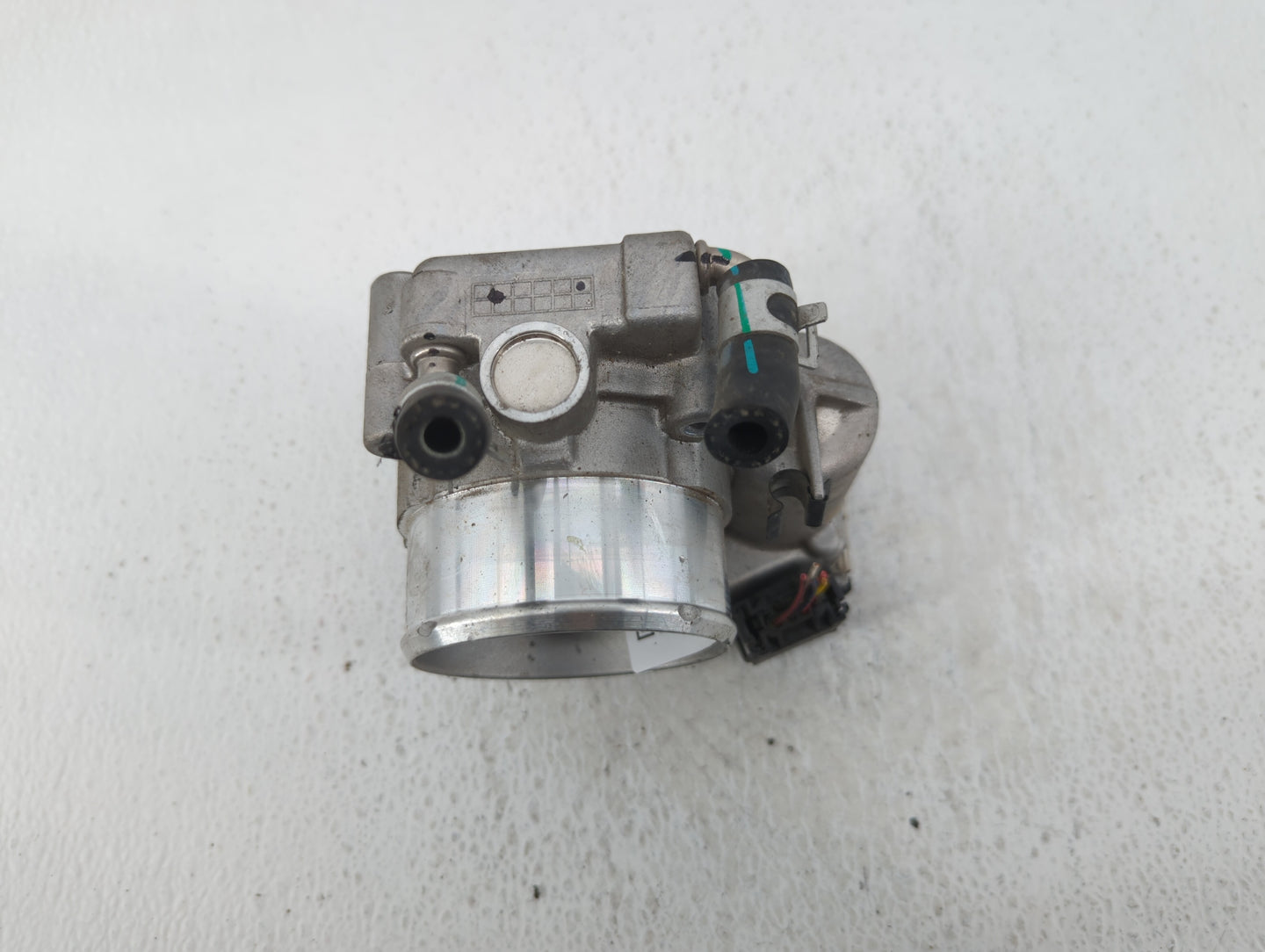 2015-2019 Hyundai Sonata Throttle Body P/N:35100-2G600 Fits Fits 2015 2016 2017 2018 2019 2020 2021 OEM Used Auto Parts - Oe