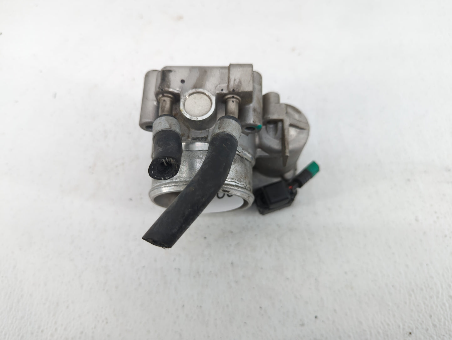 2015-2019 Hyundai Sonata Throttle Body P/N:35100-2G610 Fits Fits 2015 2016 2017 2018 2019 2020 2021 OEM Used Auto Parts - Oe