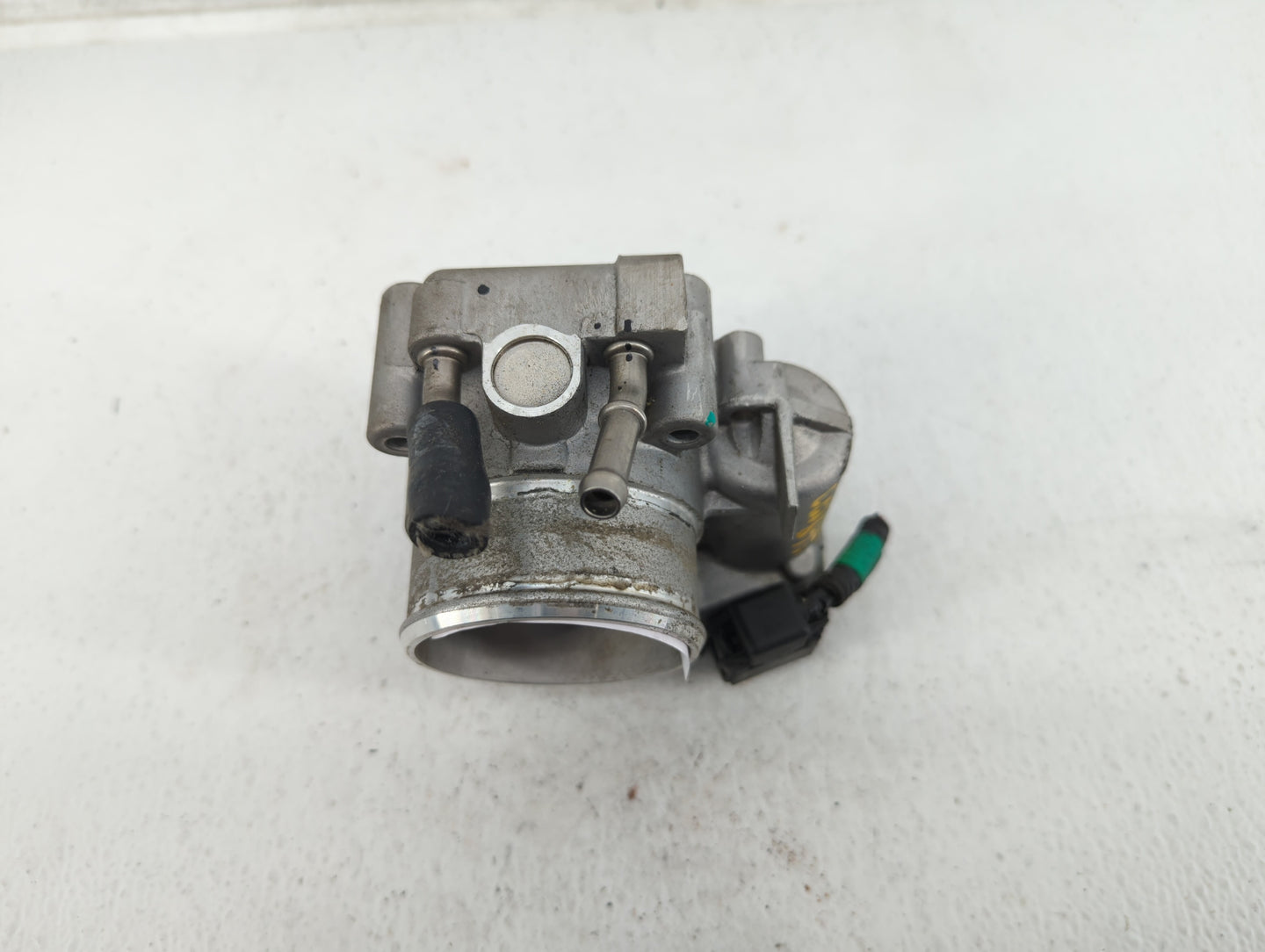 2015-2019 Hyundai Sonata Throttle Body P/N:35100-2G610 Fits Fits 2015 2016 2017 2018 2019 2020 2021 OEM Used Auto Parts - Oe
