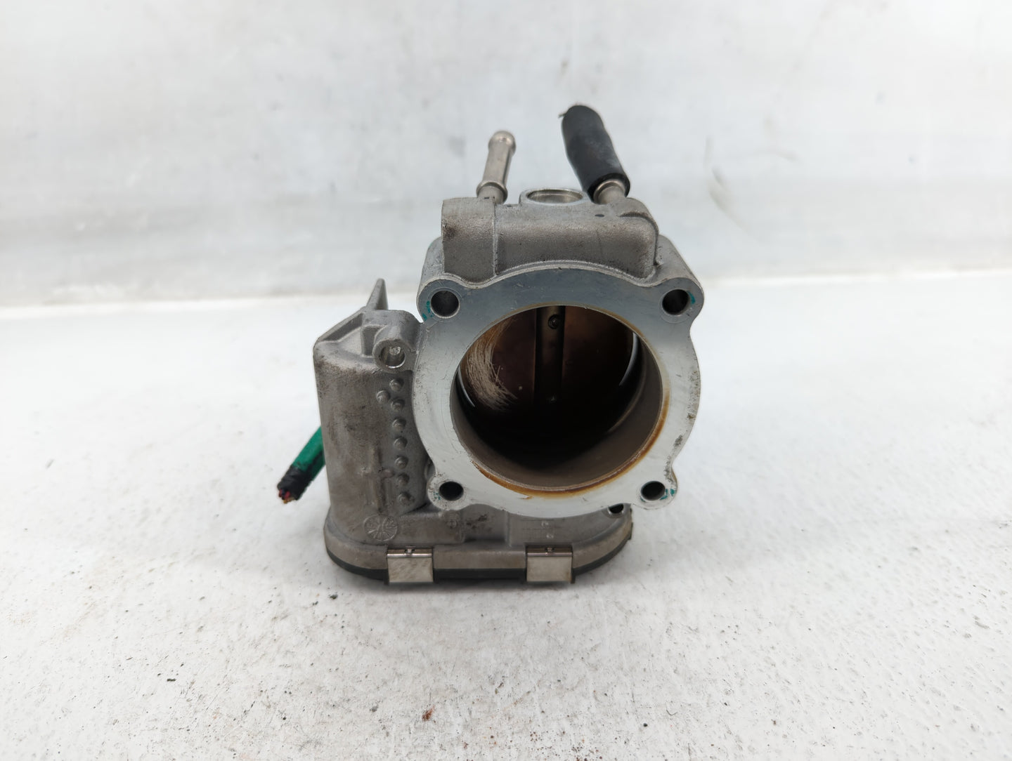 2015-2019 Hyundai Sonata Throttle Body P/N:35100-2G610 Fits Fits 2015 2016 2017 2018 2019 2020 2021 OEM Used Auto Parts - Oe