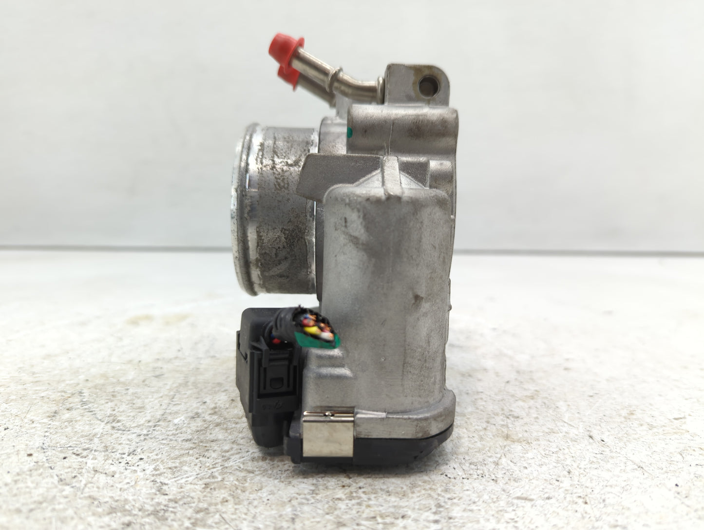2015-2019 Hyundai Sonata Throttle Body P/N:35100-2G610 Fits Fits 2015 2016 2017 2018 2019 2020 2021 OEM Used Auto Parts - Oe