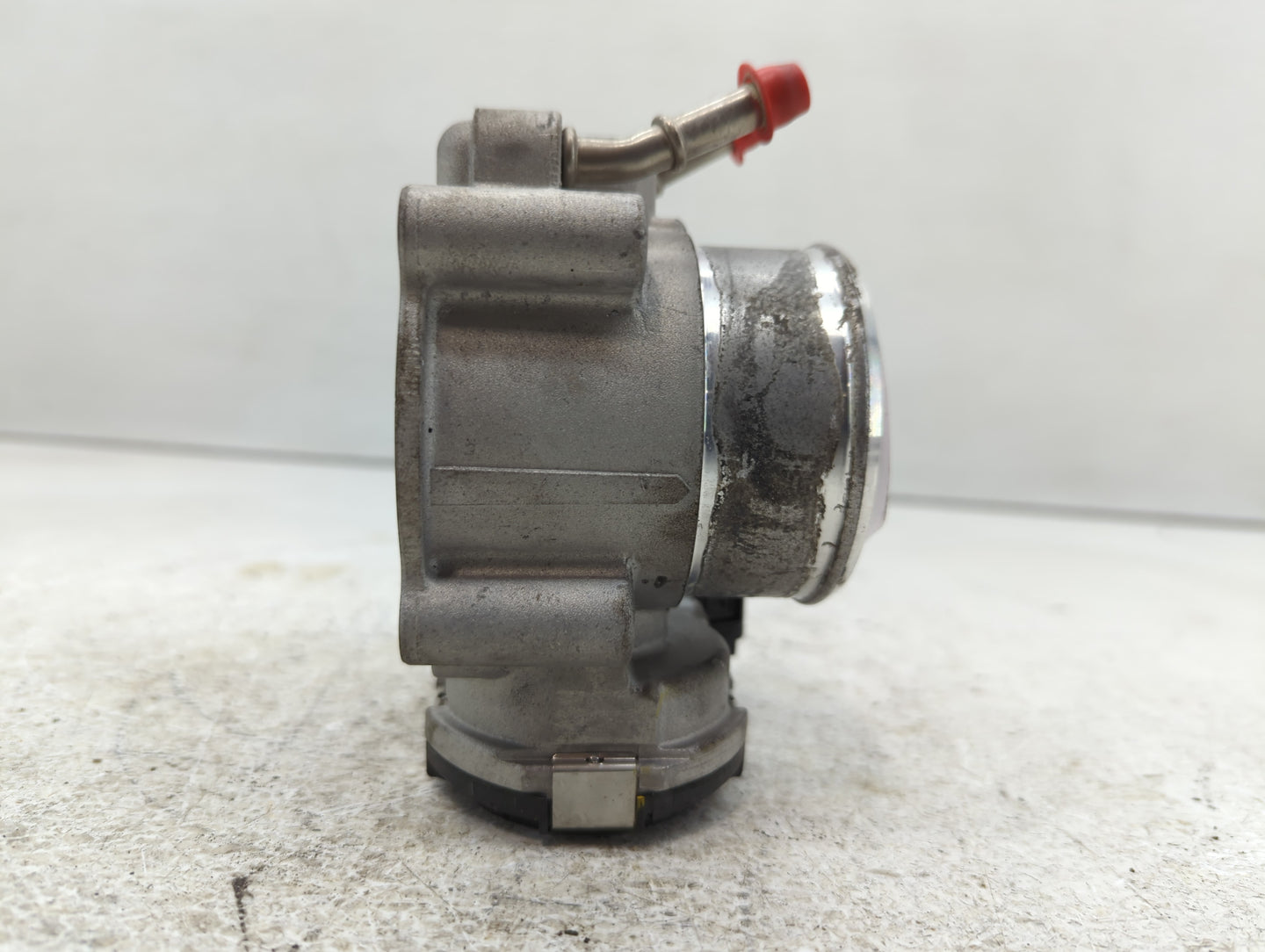 2015-2019 Hyundai Sonata Throttle Body P/N:35100-2G610 Fits Fits 2015 2016 2017 2018 2019 2020 2021 OEM Used Auto Parts - Oe