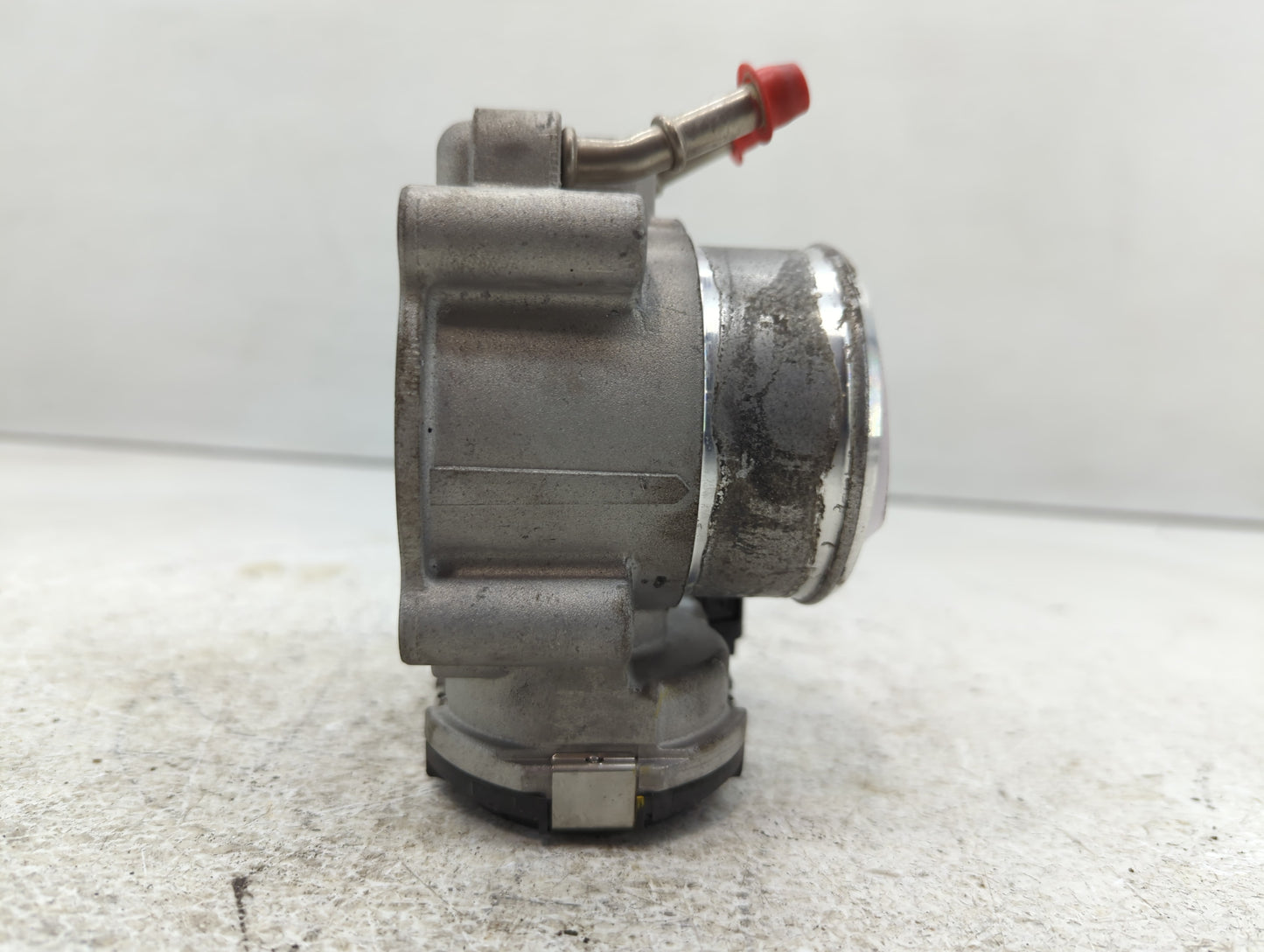 2015-2019 Hyundai Sonata Throttle Body P/N:35100-2G610 Fits Fits 2015 2016 2017 2018 2019 2020 2021 OEM Used Auto Parts - Oe