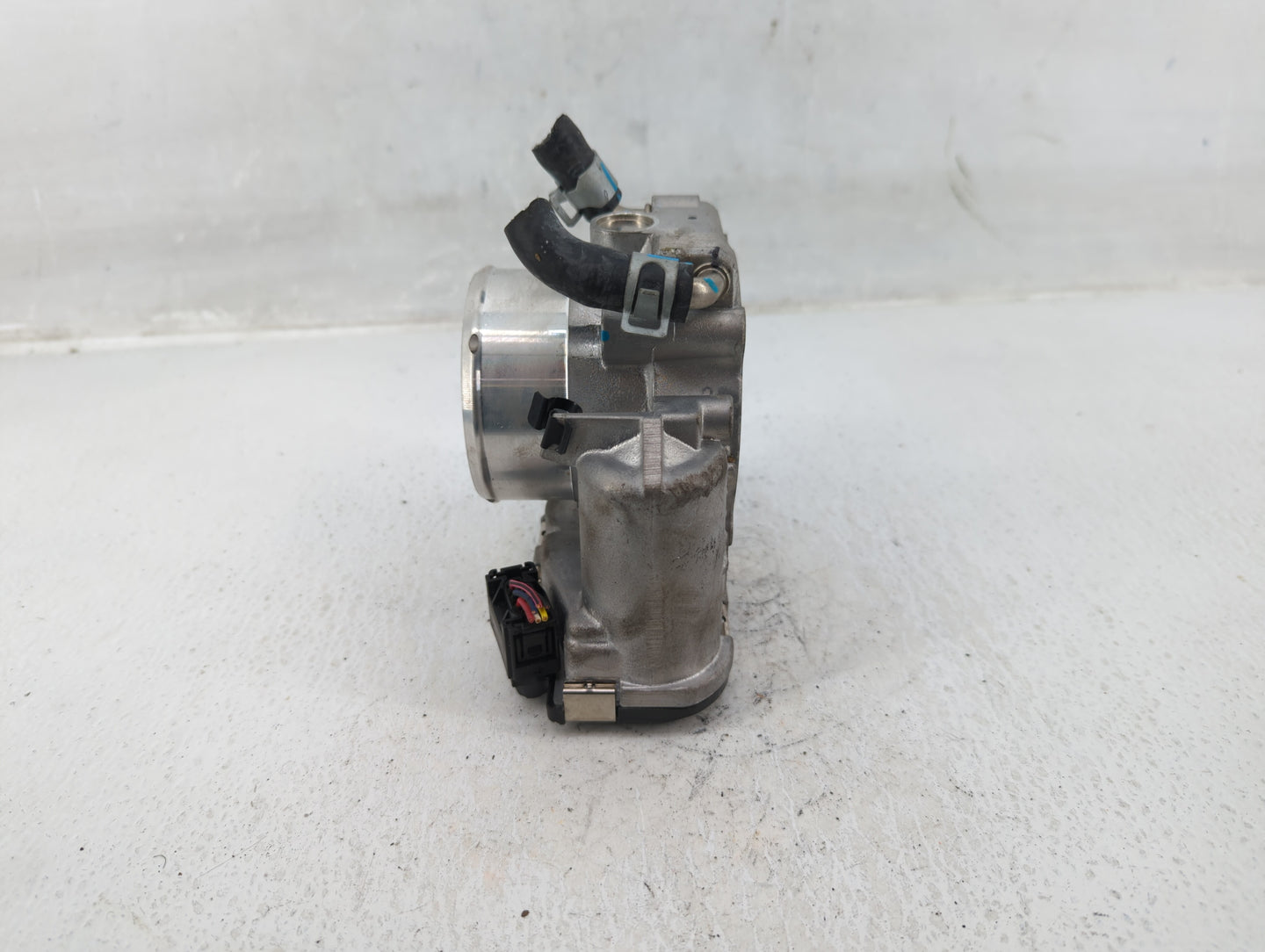 2015-2019 Hyundai Sonata Throttle Body P/N:35100-2G600 Fits Fits 2015 2016 2017 2018 2019 2020 2021 OEM Used Auto Parts - Oe