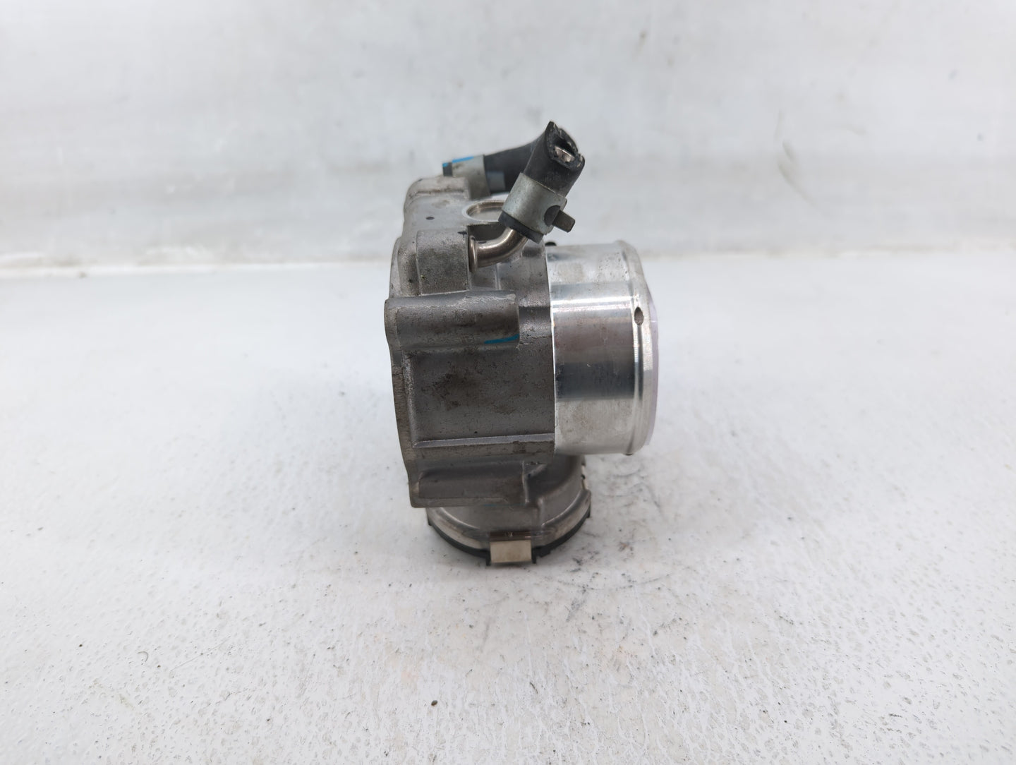 2015-2019 Hyundai Sonata Throttle Body P/N:35100-2G600 Fits Fits 2015 2016 2017 2018 2019 2020 2021 OEM Used Auto Parts - Oe