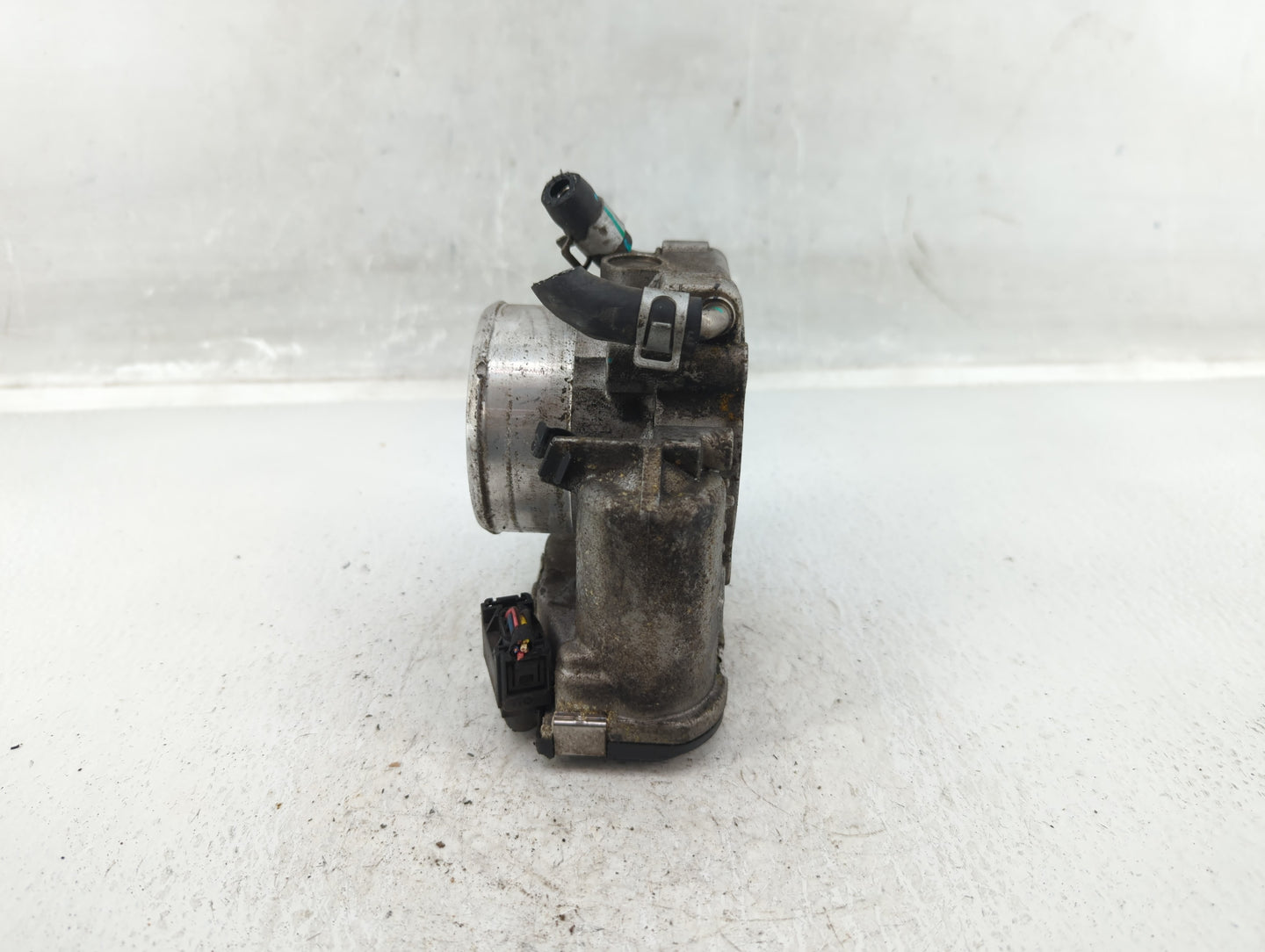 2015-2019 Hyundai Sonata Throttle Body P/N:35100-2G600 Fits Fits 2015 2016 2017 2018 2019 2020 2021 OEM Used Auto Parts - Oe