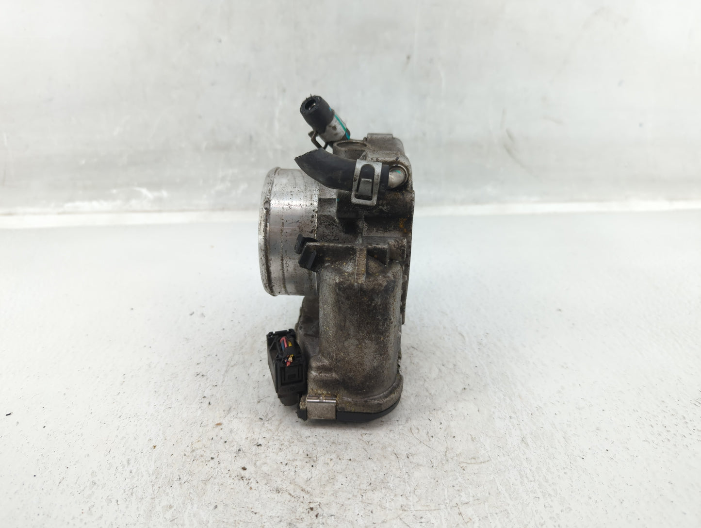 2015-2019 Hyundai Sonata Throttle Body P/N:35100-2G600 Fits Fits 2015 2016 2017 2018 2019 2020 2021 OEM Used Auto Parts - Oe