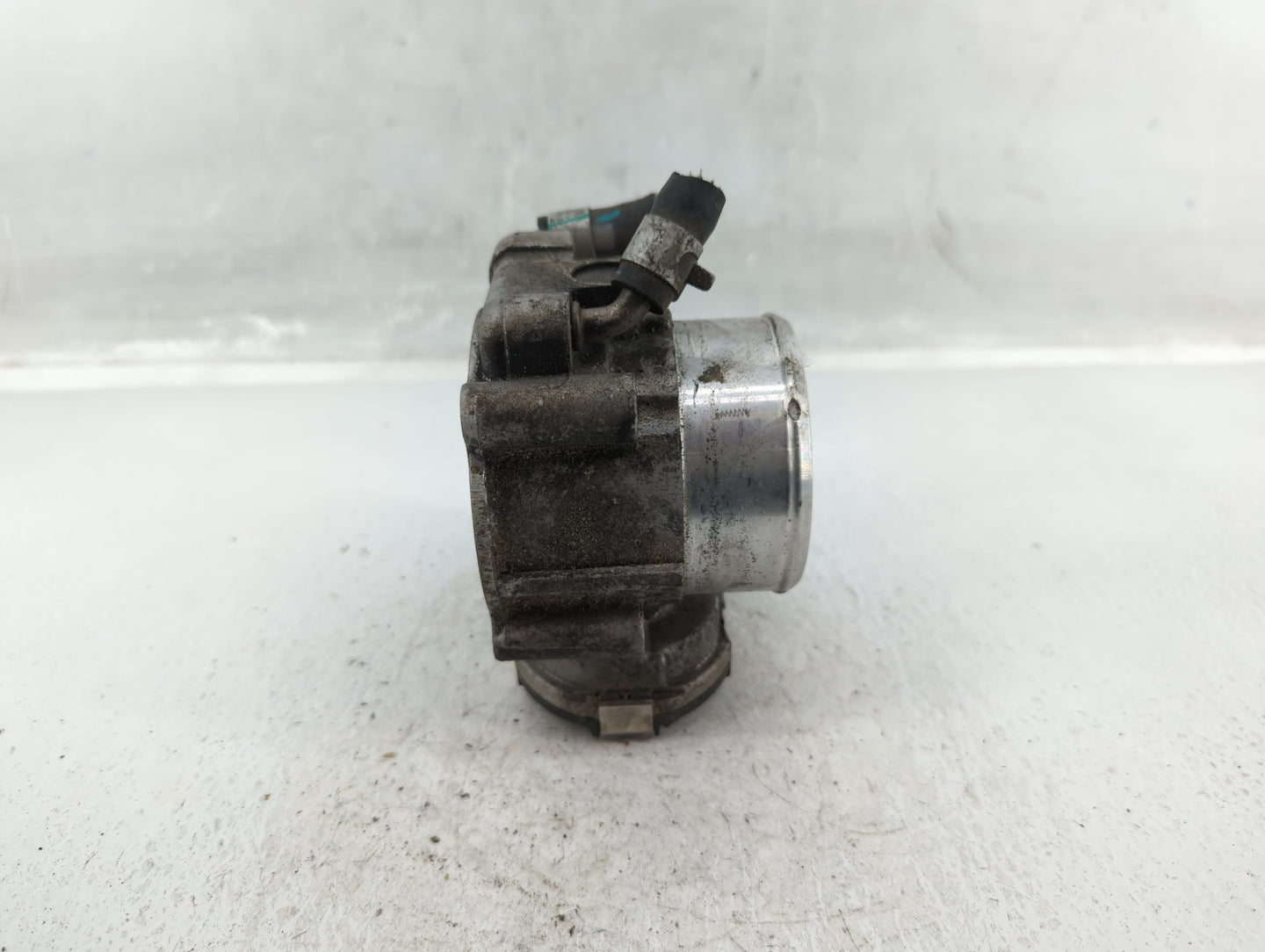 2015-2019 Hyundai Sonata Throttle Body P/N:35100-2G600 Fits Fits 2015 2016 2017 2018 2019 2020 2021 OEM Used Auto Parts - Oe