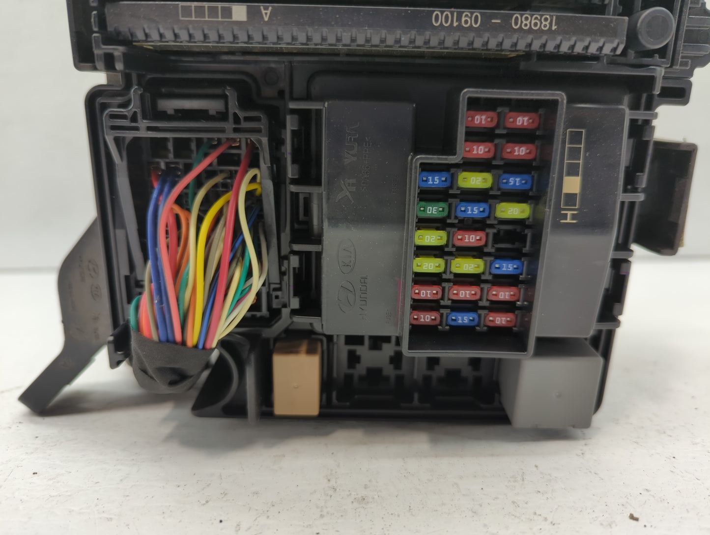 2018-2019 Hyundai Sonata Fusebox Fuse Box Panel Relay Module P/N:VS912A0C2370LA Fits Fits 2018 2019 OEM Used Auto Parts - Oe