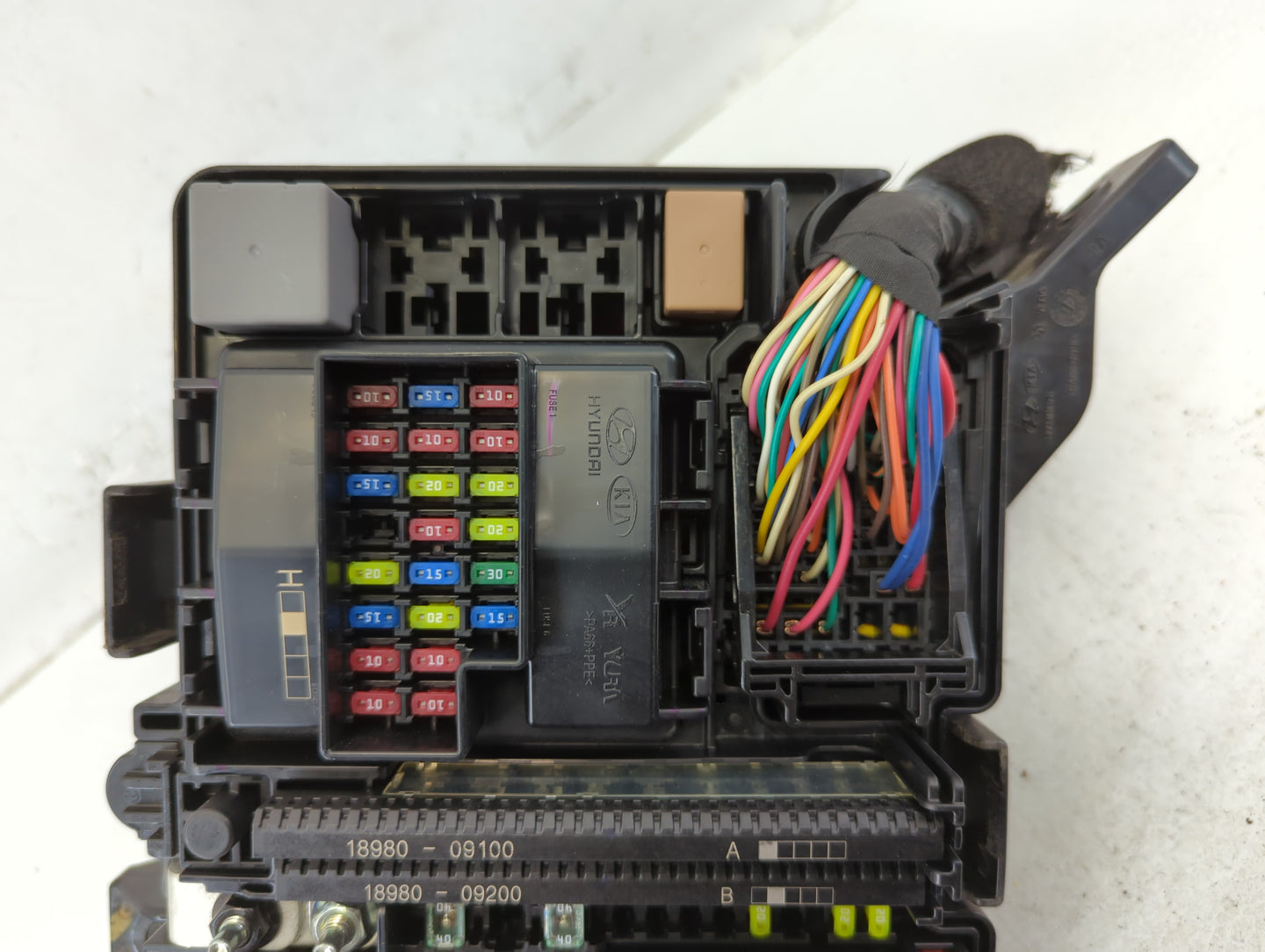 2018-2019 Hyundai Sonata Fusebox Fuse Box Panel Relay Module P/N:6423-0102-7-000 91951-C2850 Fits Fits 2018 2019 OEM Used Au
