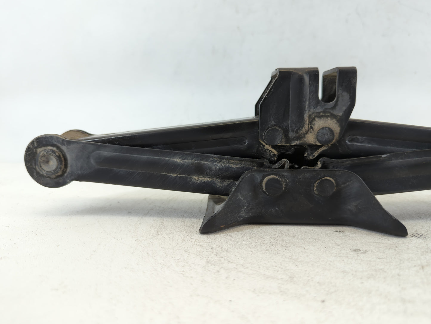 2018 Hyundai Sonata Spare Scissor Car Jack - Oemusedautoparts1.com