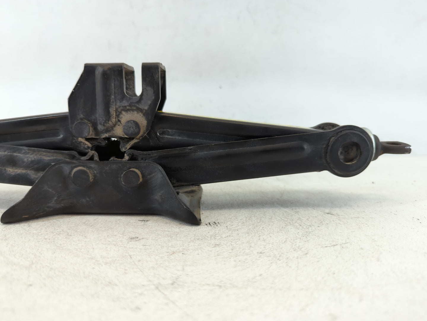 2018 Hyundai Sonata Spare Scissor Car Jack - Oemusedautoparts1.com