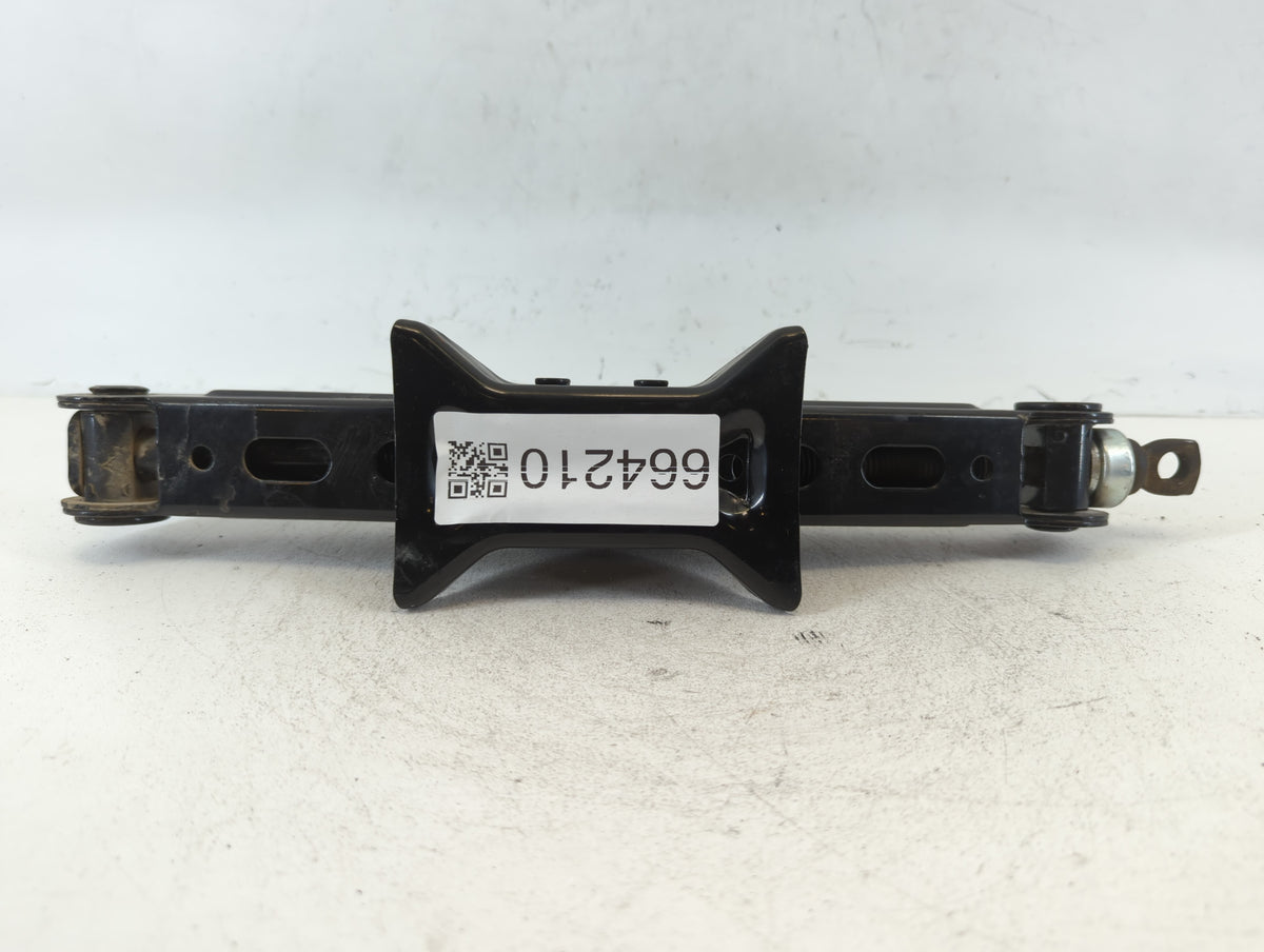 2018 Hyundai Sonata Spare Scissor Car Jack - Oemusedautoparts1.com