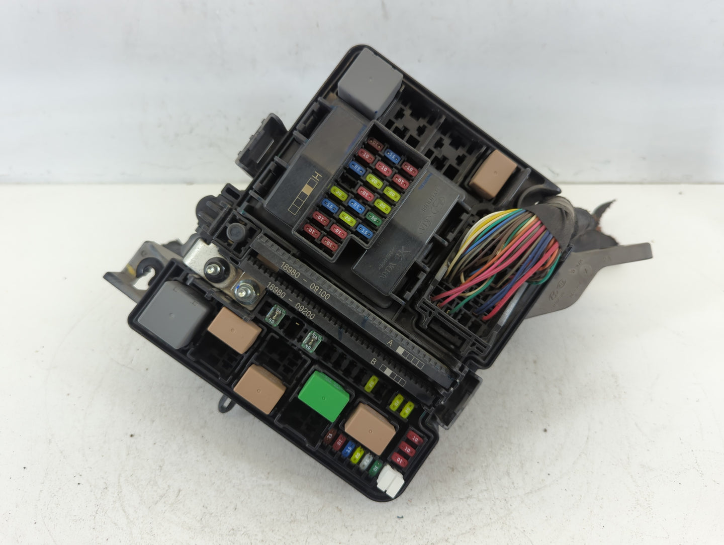 2018-2019 Hyundai Sonata Fusebox Fuse Box Panel Relay Module P/N:6423-0102-7-000 91951-C2850 Fits Fits 2018 2019 OEM Used Au