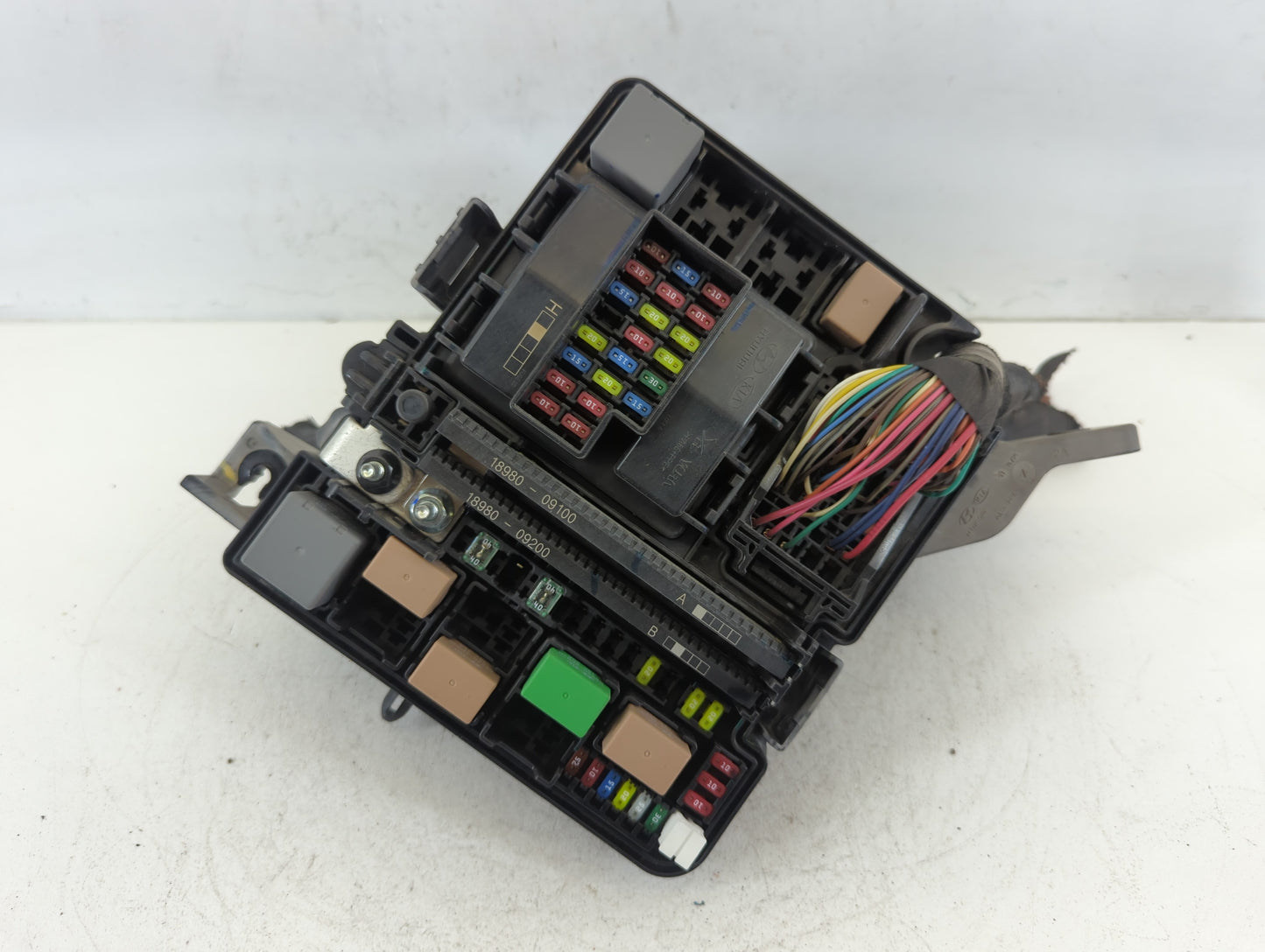 2018-2019 Hyundai Sonata Fusebox Fuse Box Panel Relay Module P/N:6423-0102-7-000 91951-C2850 Fits Fits 2018 2019 OEM Used Au