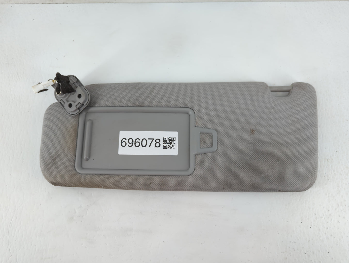 2015-2019 Hyundai Sonata Sun Visor Shade Replacement Driver Left Mirror Fits Fits 2015 2016 2017 2018 2019 OEM Used Auto Par