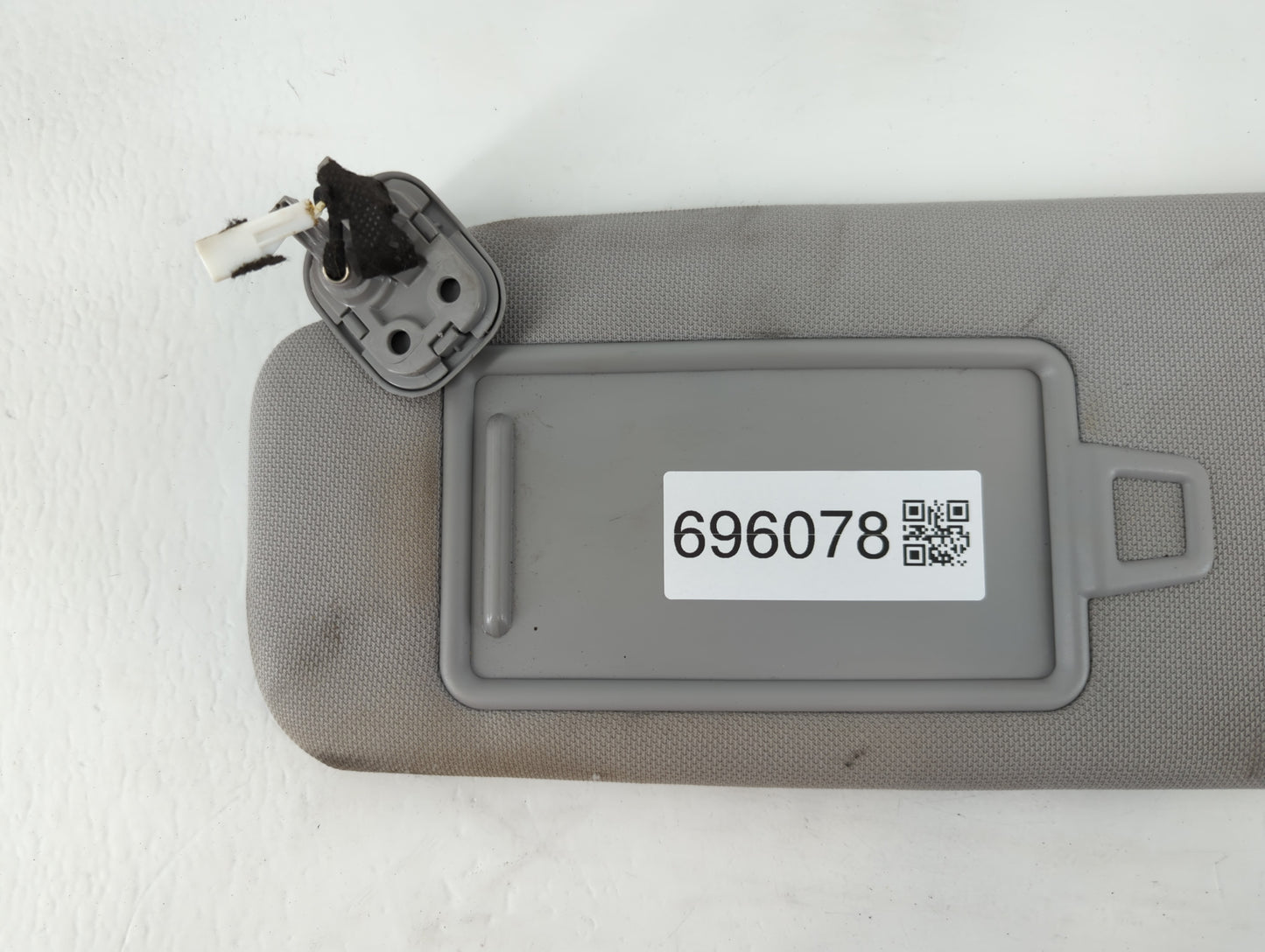 2015-2019 Hyundai Sonata Sun Visor Shade Replacement Driver Left Mirror Fits Fits 2015 2016 2017 2018 2019 OEM Used Auto Par