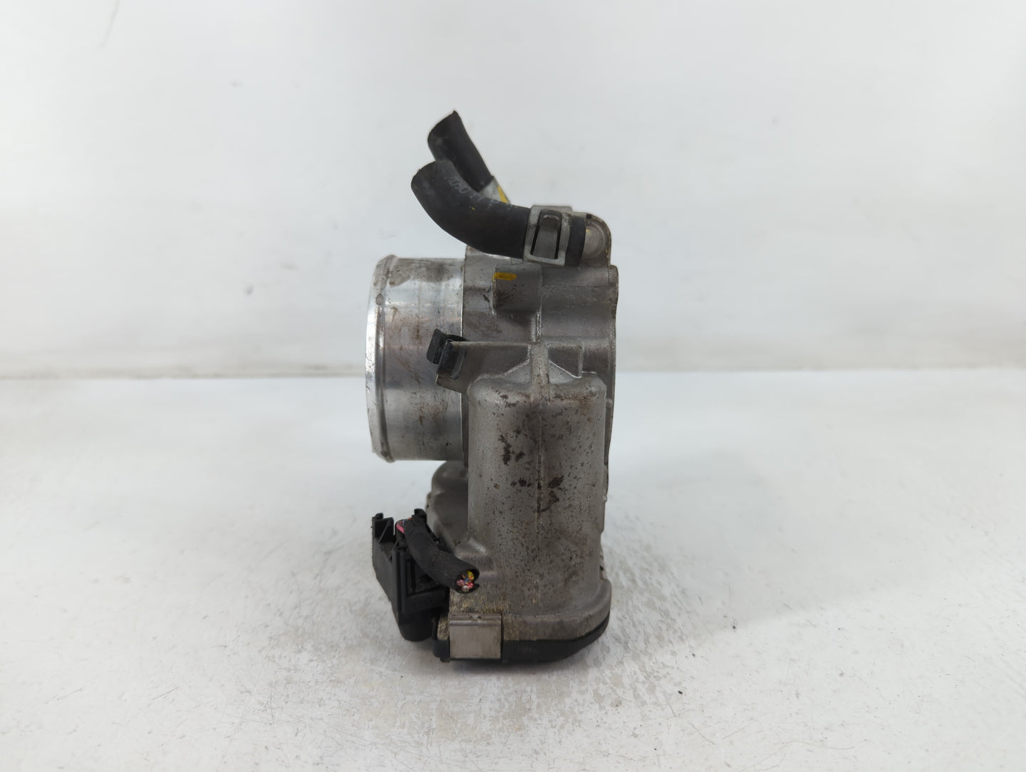 2015-2019 Hyundai Sonata Throttle Body P/N:35100-2G600 Fits Fits 2015 2016 2017 2018 2019 2020 2021 OEM Used Auto Parts - Oe
