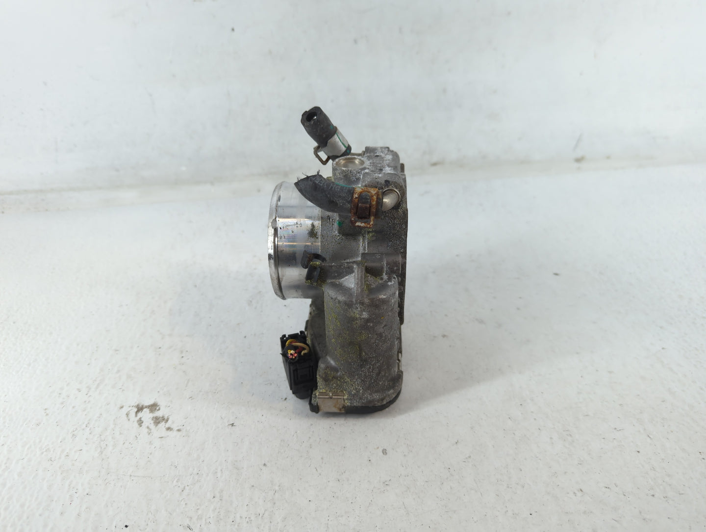 2015-2019 Hyundai Sonata Throttle Body P/N:35100-2G600 Fits Fits 2015 2016 2017 2018 2019 2020 2021 OEM Used Auto Parts - Oe