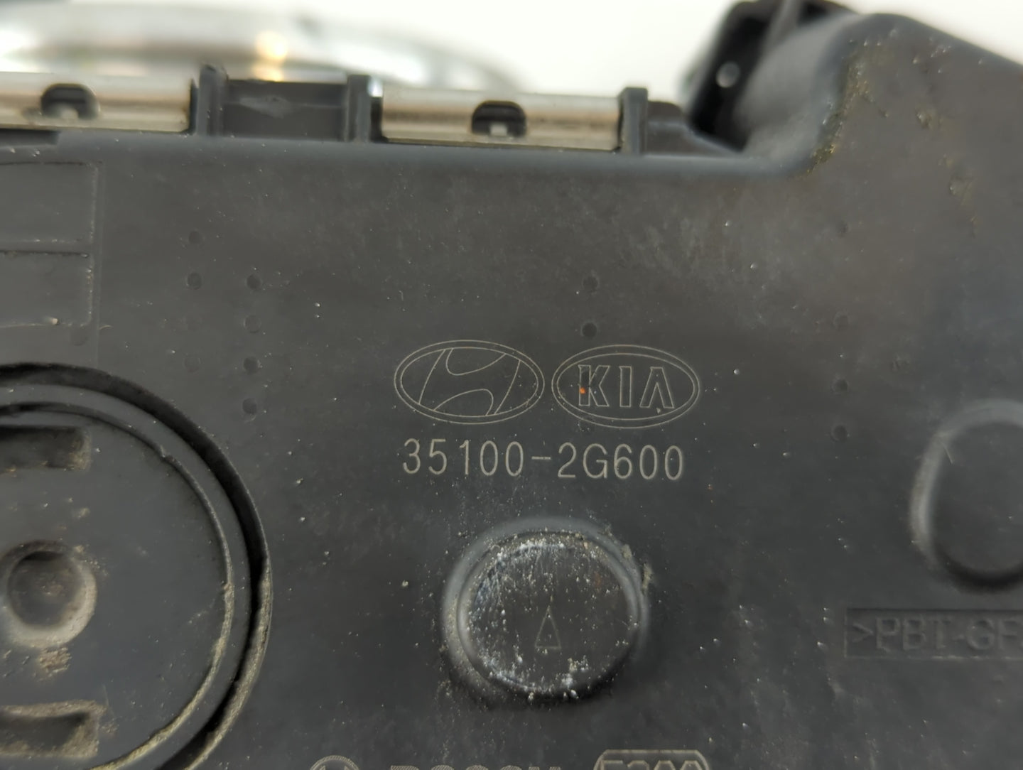 2015-2019 Hyundai Sonata Throttle Body P/N:35100-2G600 Fits Fits 2015 2016 2017 2018 2019 2020 2021 OEM Used Auto Parts - Oe