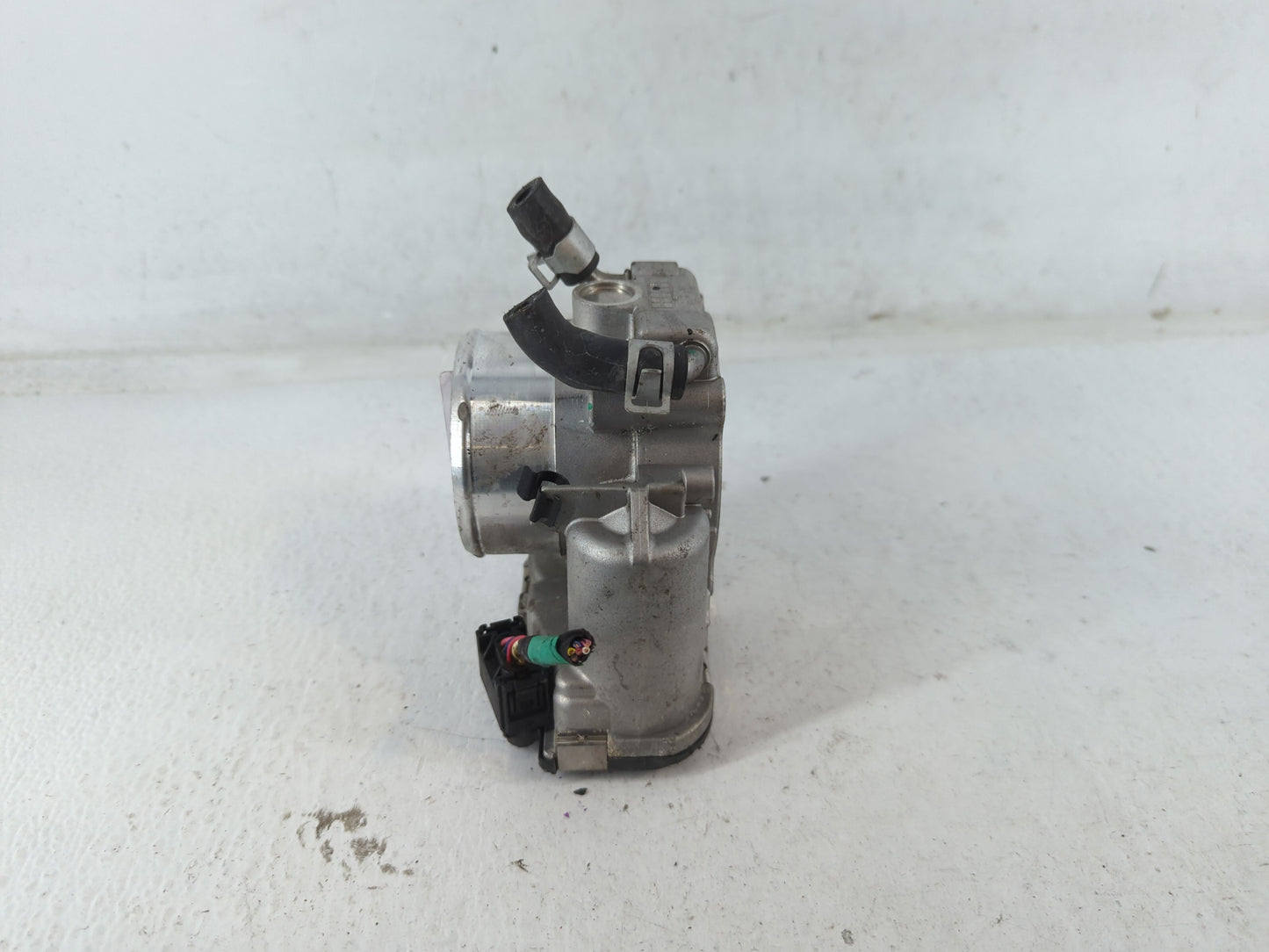 2015-2019 Hyundai Sonata Throttle Body P/N:35100-2G600 Fits Fits 2015 2016 2017 2018 2019 2020 2021 OEM Used Auto Parts - Oe