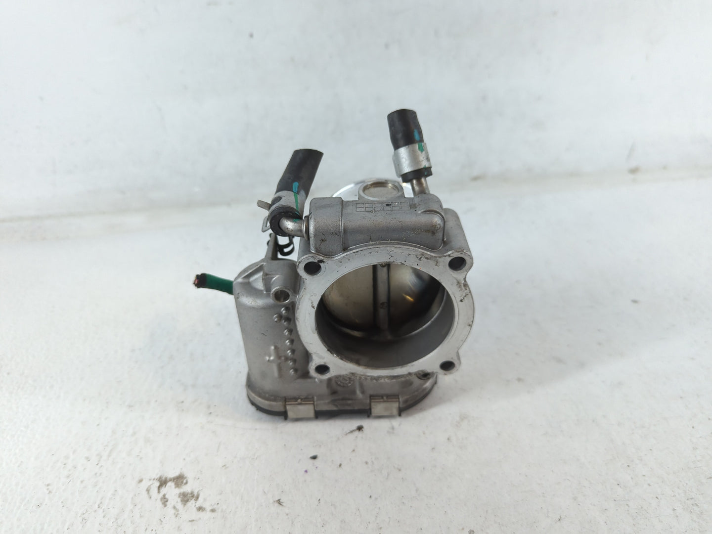 2015-2019 Hyundai Sonata Throttle Body P/N:35100-2G600 Fits Fits 2015 2016 2017 2018 2019 2020 2021 OEM Used Auto Parts - Oe