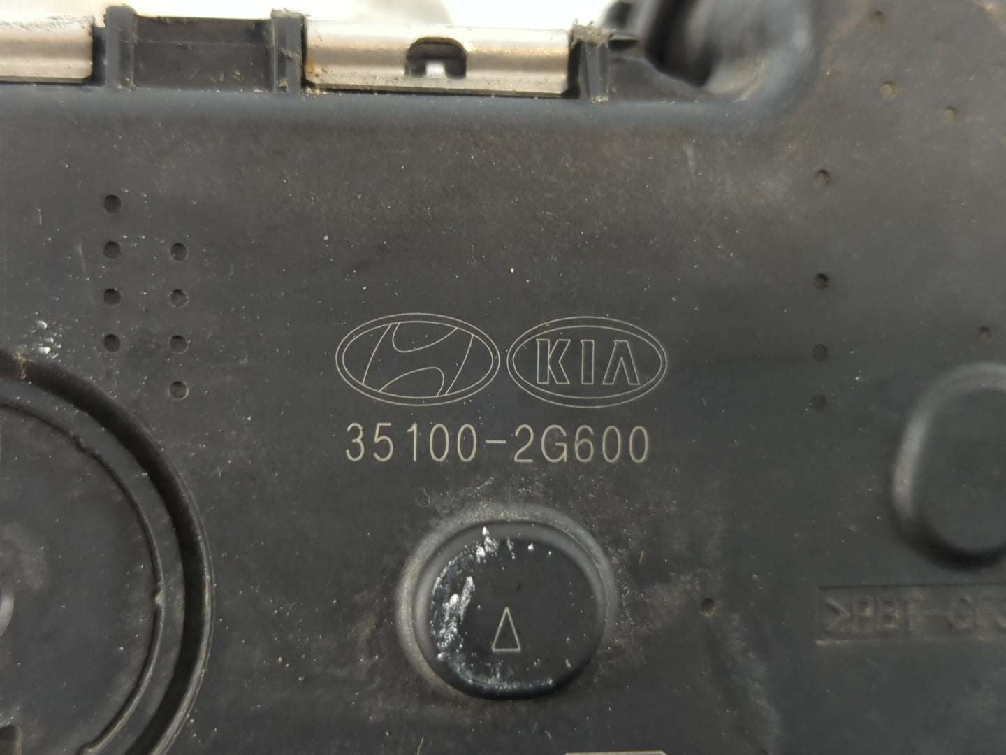 2015-2019 Hyundai Sonata Throttle Body P/N:35100-2G600 Fits Fits 2015 2016 2017 2018 2019 2020 2021 OEM Used Auto Parts - Oe