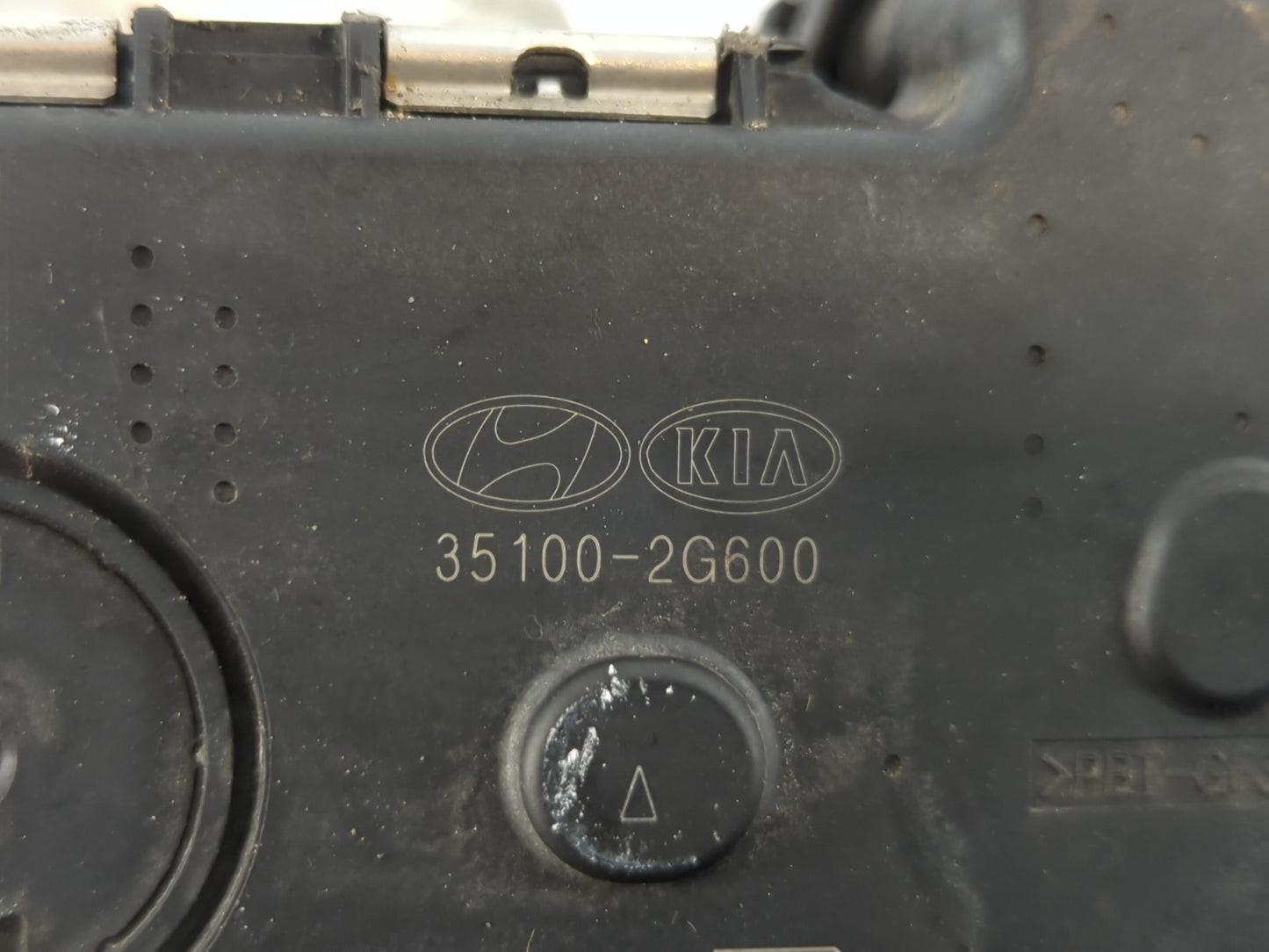 2015-2019 Hyundai Sonata Throttle Body P/N:35100-2G600 Fits Fits 2015 2016 2017 2018 2019 2020 2021 OEM Used Auto Parts - Oe