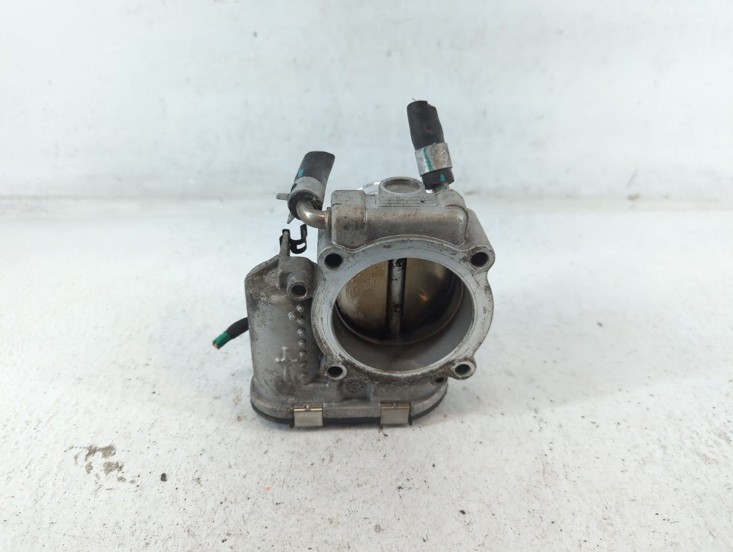 2015-2019 Hyundai Sonata Throttle Body P/N:35100-2G600 Fits Fits 2015 2016 2017 2018 2019 2020 2021 OEM Used Auto Parts - Oe