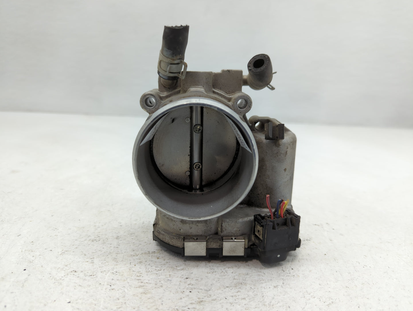 2015-2019 Hyundai Sonata Throttle Body P/N:35100-2G600 Fits Fits 2015 2016 2017 2018 2019 2020 2021 OEM Used Auto Parts - Oe