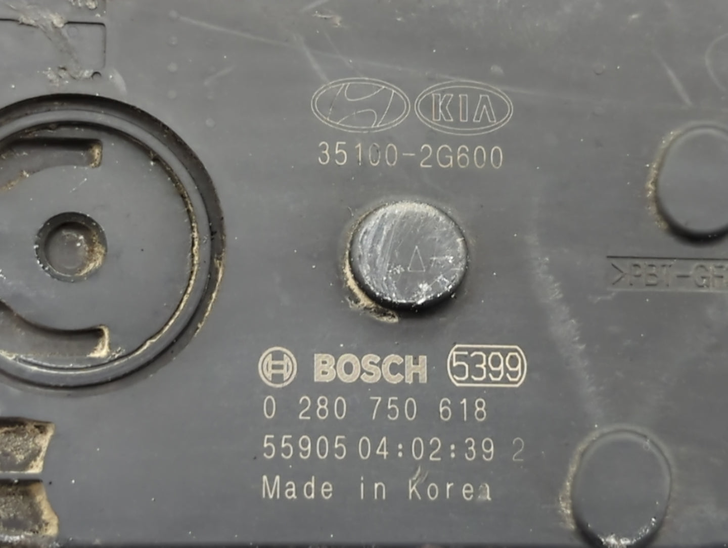 2015-2019 Hyundai Sonata Throttle Body P/N:35100-2G600 Fits Fits 2015 2016 2017 2018 2019 2020 2021 OEM Used Auto Parts - Oe