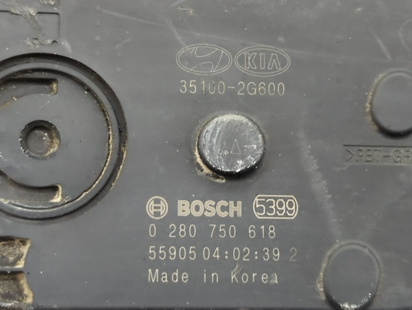 2015-2019 Hyundai Sonata Throttle Body P/N:35100-2G600 Fits Fits 2015 2016 2017 2018 2019 2020 2021 OEM Used Auto Parts - Oe