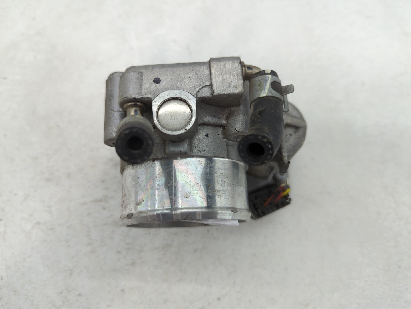 2015-2019 Hyundai Sonata Throttle Body P/N:35100-2G600 Fits Fits 2015 2016 2017 2018 2019 2020 2021 OEM Used Auto Parts - Oe