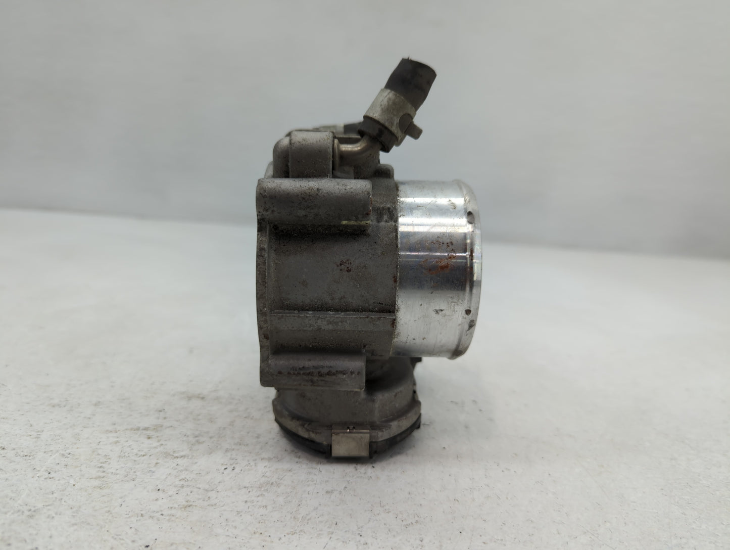 2015-2019 Hyundai Sonata Throttle Body P/N:35100-2G600 Fits Fits 2015 2016 2017 2018 2019 2020 2021 OEM Used Auto Parts - Oe