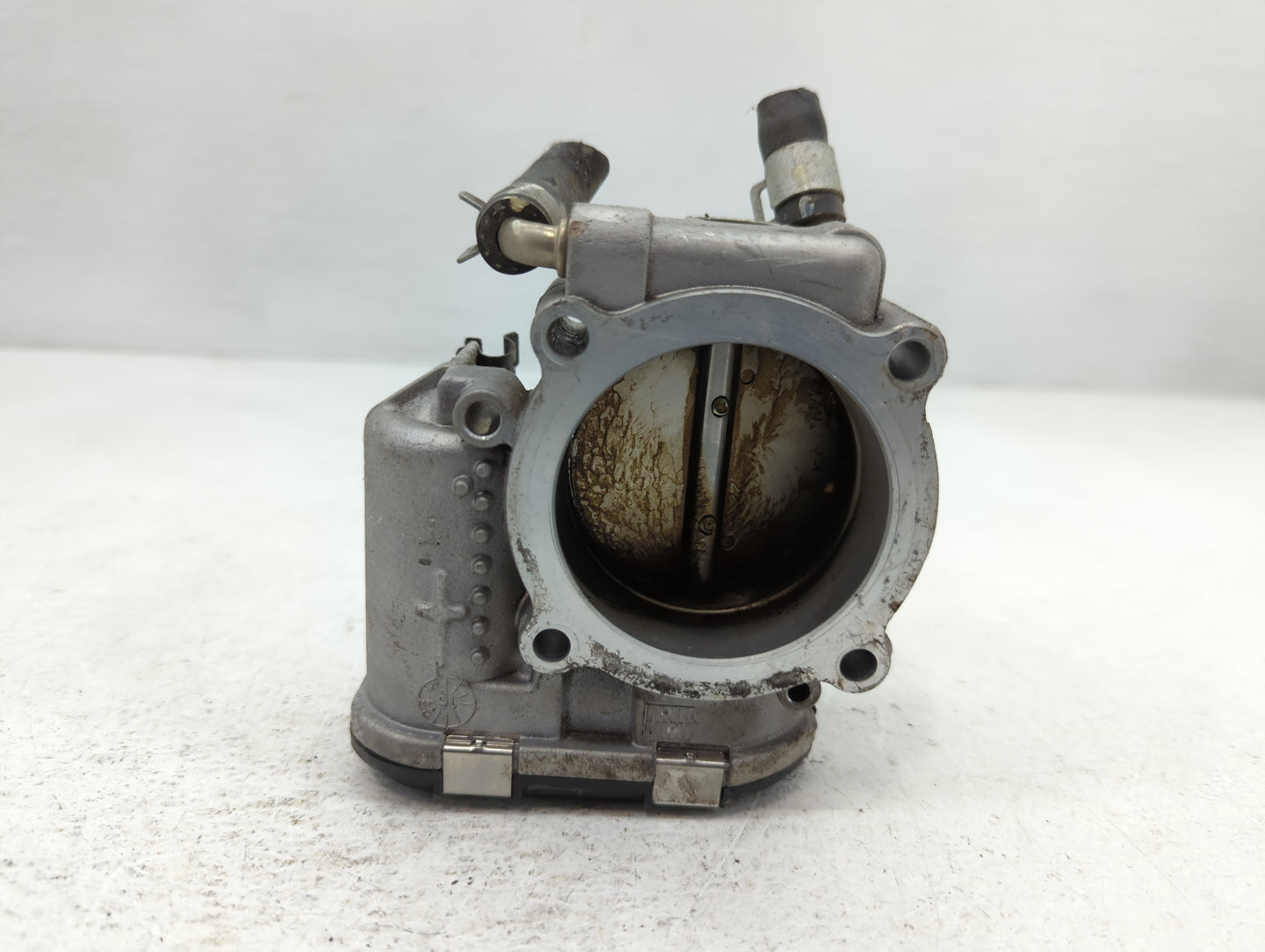 2015-2019 Hyundai Sonata Throttle Body P/N:35100-2G600 Fits Fits 2015 2016 2017 2018 2019 2020 2021 OEM Used Auto Parts - Oe