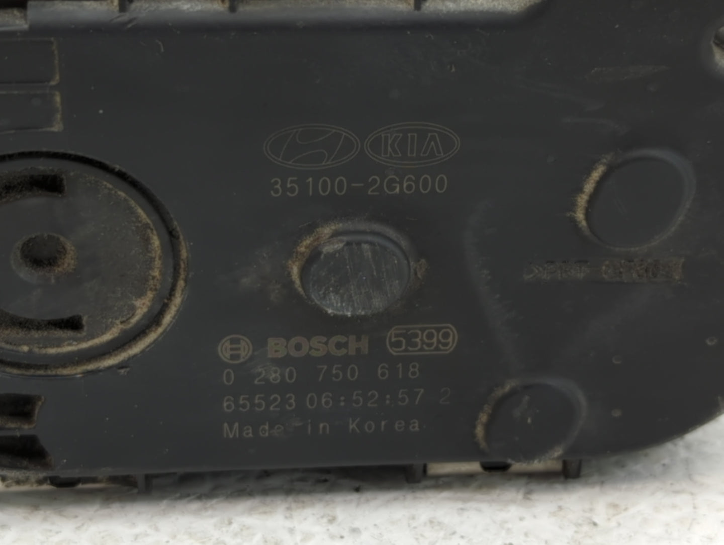 2015-2019 Hyundai Sonata Throttle Body P/N:35100-2G600 Fits Fits 2015 2016 2017 2018 2019 2020 2021 OEM Used Auto Parts - Oe