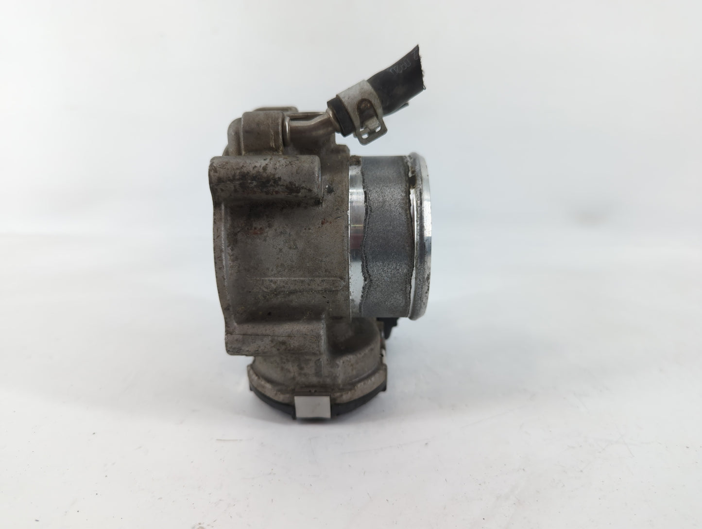 2015-2019 Hyundai Sonata Throttle Body P/N:35100-2G610 Fits Fits 2015 2016 2017 2018 2019 2020 2021 OEM Used Auto Parts - Oe