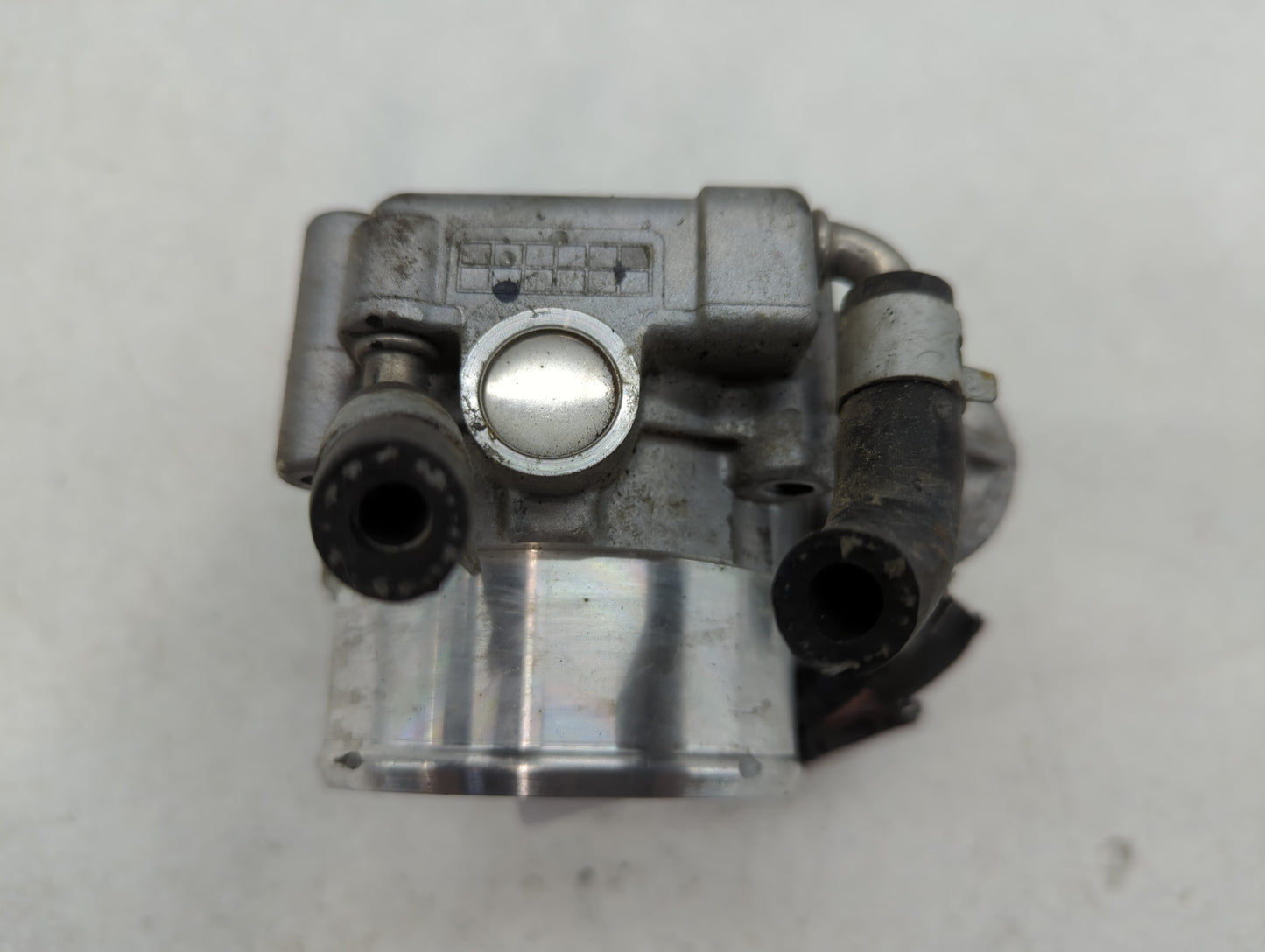 2015-2019 Hyundai Sonata Throttle Body P/N:35100-2G610 Fits Fits 2015 2016 2017 2018 2019 2020 2021 OEM Used Auto Parts - Oe