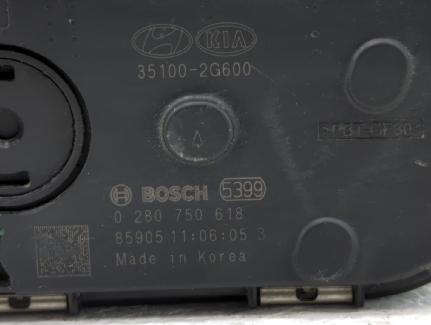 2015-2019 Hyundai Sonata Throttle Body P/N:35100-2G610 Fits Fits 2015 2016 2017 2018 2019 2020 2021 OEM Used Auto Parts - Oe