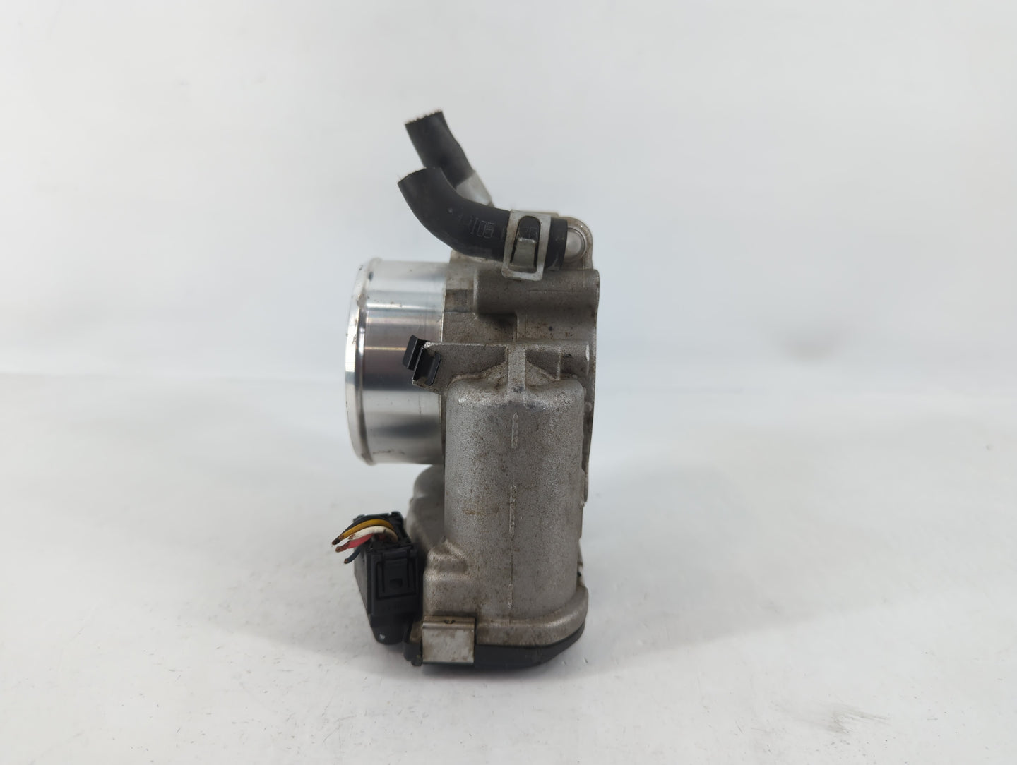 2015-2019 Hyundai Sonata Throttle Body P/N:35100-2G610 Fits Fits 2015 2016 2017 2018 2019 2020 2021 OEM Used Auto Parts - Oe