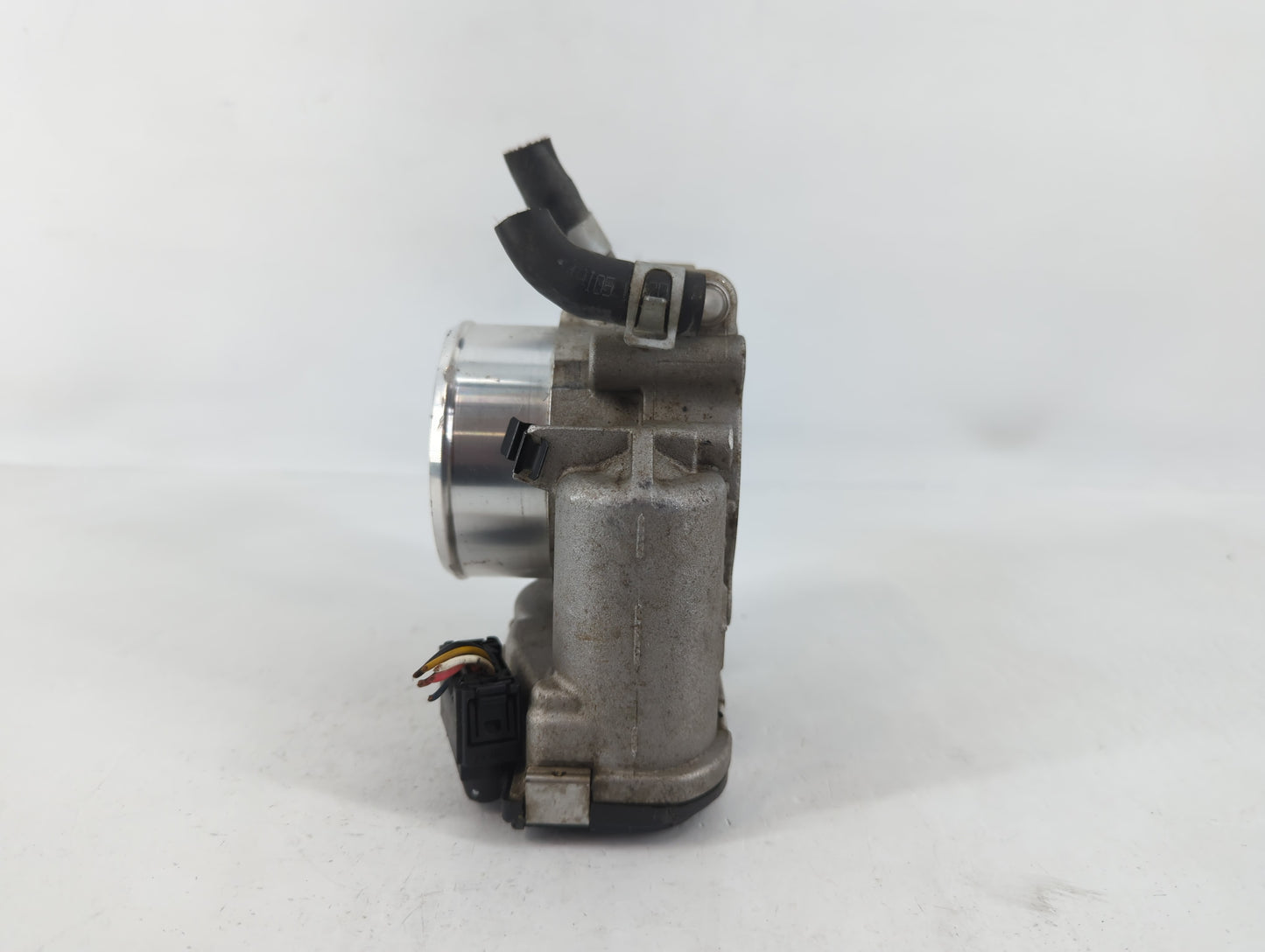 2015-2019 Hyundai Sonata Throttle Body P/N:35100-2G610 Fits Fits 2015 2016 2017 2018 2019 2020 2021 OEM Used Auto Parts - Oe