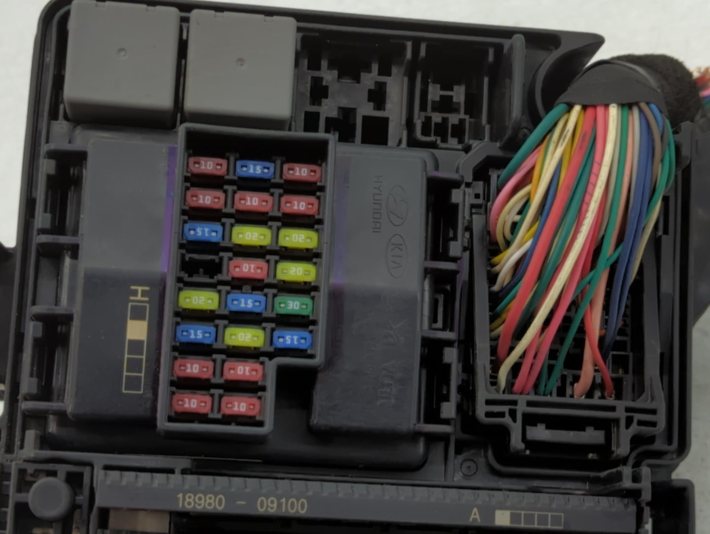 2018-2019 Hyundai Sonata Fusebox Fuse Box Panel Relay Module P/N:VS912A0C2291LA Fits Fits 2018 2019 OEM Used Auto Parts - Oe