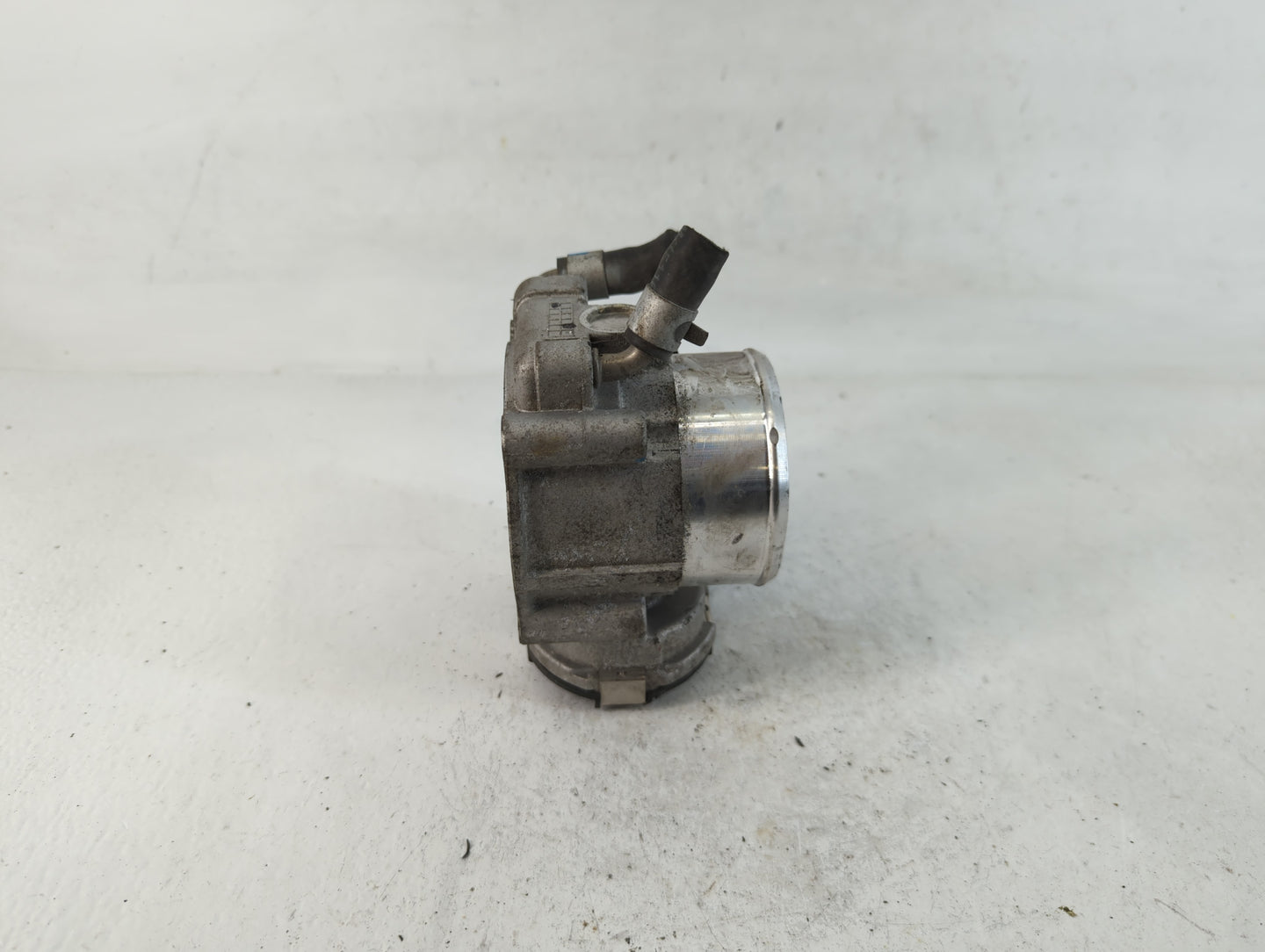2015-2019 Hyundai Sonata Throttle Body P/N:35100-2G600 Fits Fits 2015 2016 2017 2018 2019 2020 2021 OEM Used Auto Parts - Oe