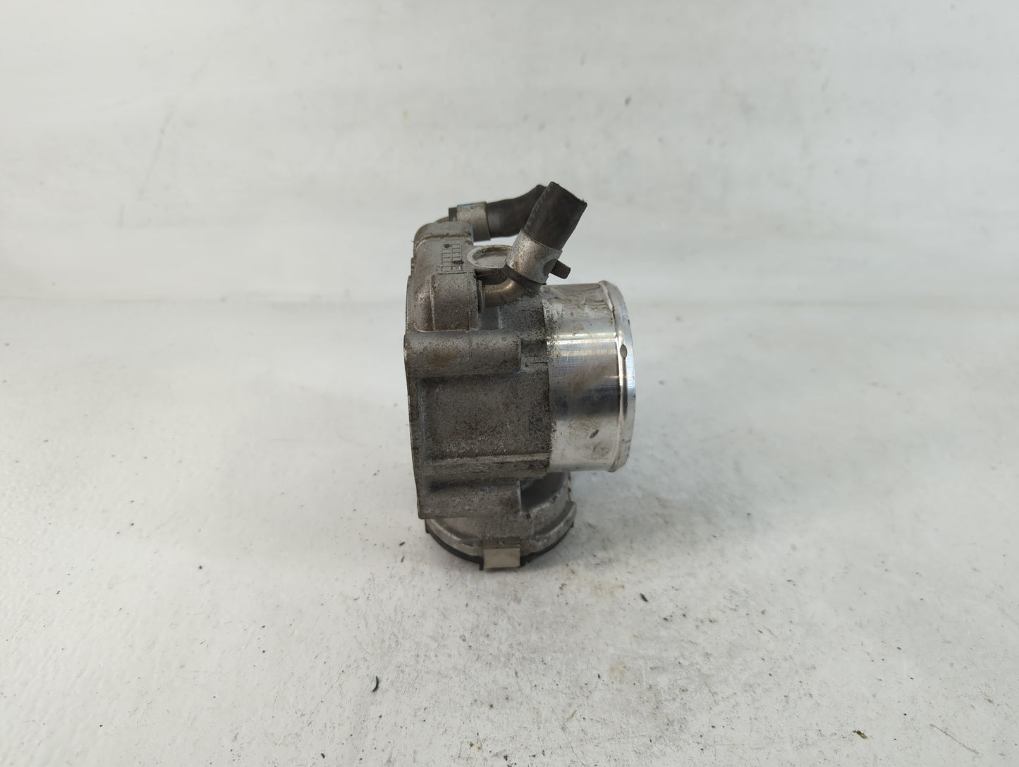 2015-2019 Hyundai Sonata Throttle Body P/N:35100-2G600 Fits Fits 2015 2016 2017 2018 2019 2020 2021 OEM Used Auto Parts - Oe