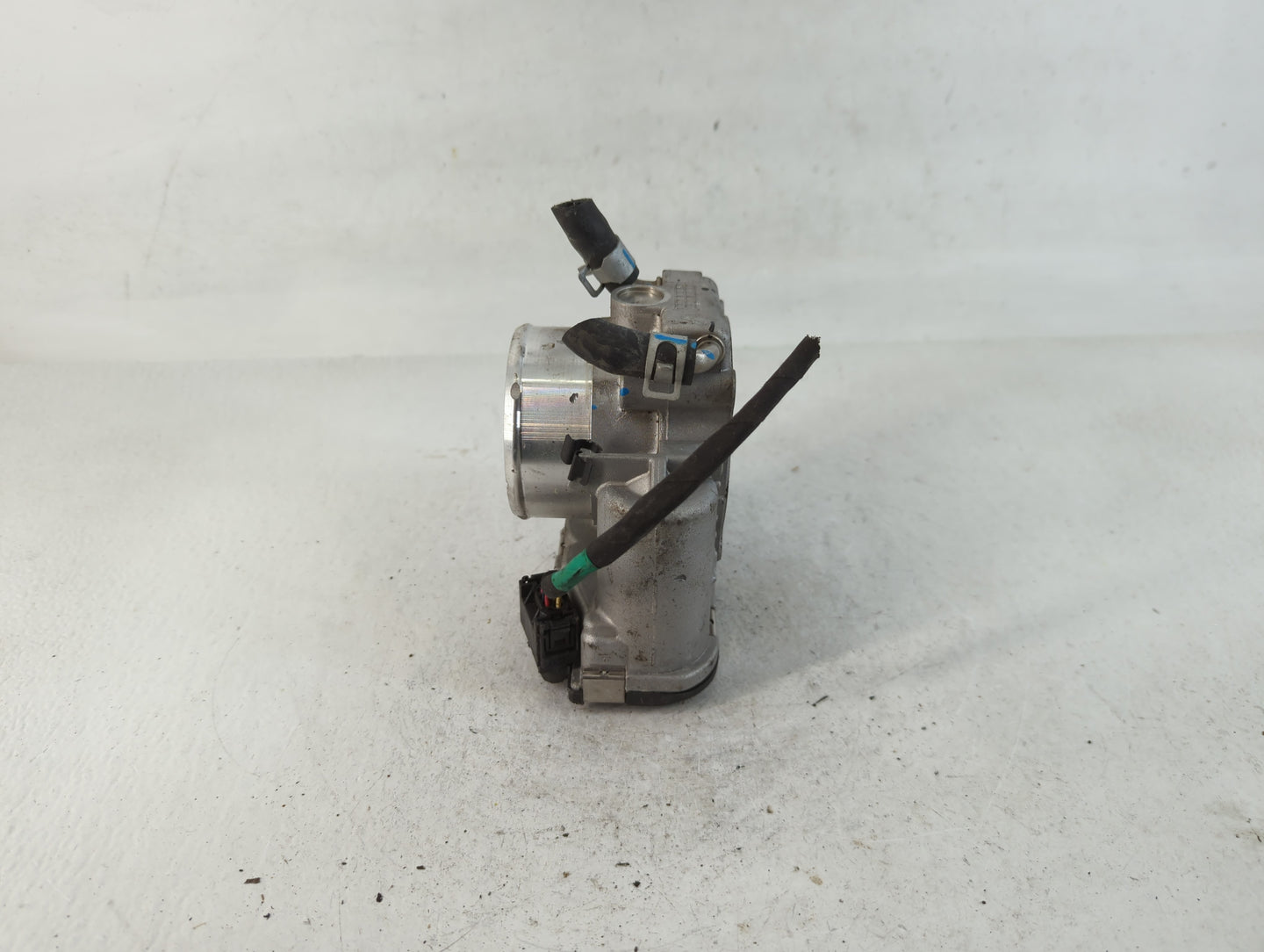 2015-2019 Hyundai Sonata Throttle Body P/N:35100-2G600 Fits Fits 2015 2016 2017 2018 2019 2020 2021 OEM Used Auto Parts - Oe