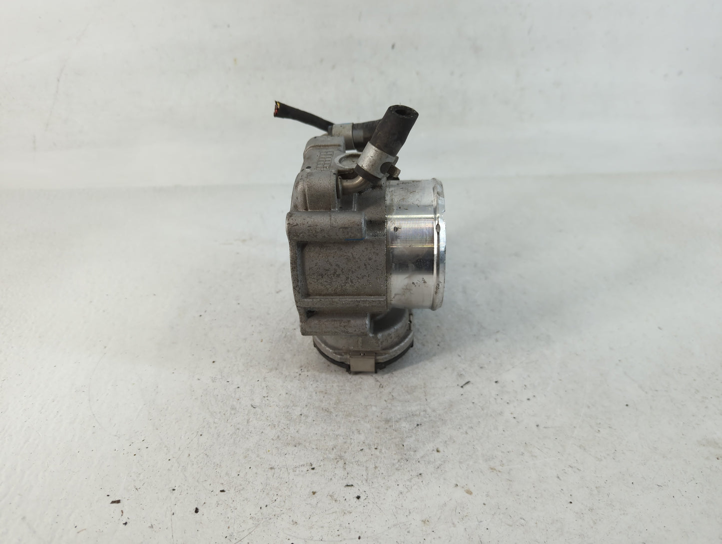 2015-2019 Hyundai Sonata Throttle Body P/N:35100-2G600 Fits Fits 2015 2016 2017 2018 2019 2020 2021 OEM Used Auto Parts - Oe