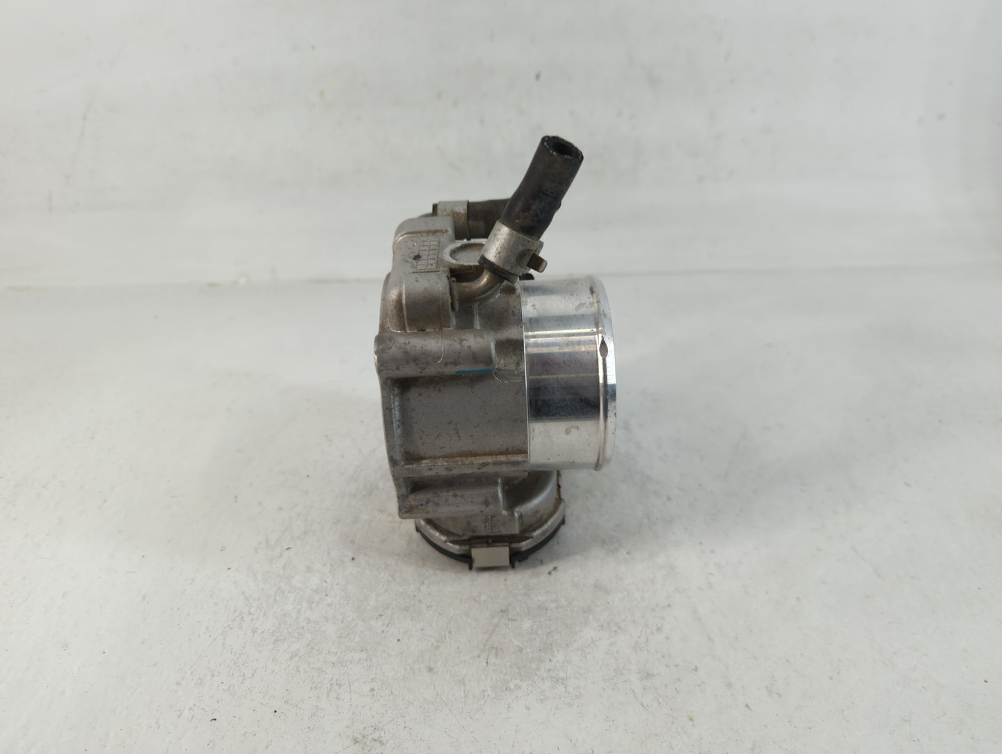 2015-2019 Hyundai Sonata Throttle Body P/N:35100-2G600 Fits Fits 2015 2016 2017 2018 2019 2020 2021 OEM Used Auto Parts - Oe